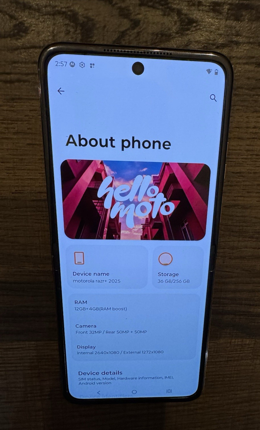 Motorola RAZR Plus 5G (2025) XT2557-3 256GB Gold Unlocked open Box