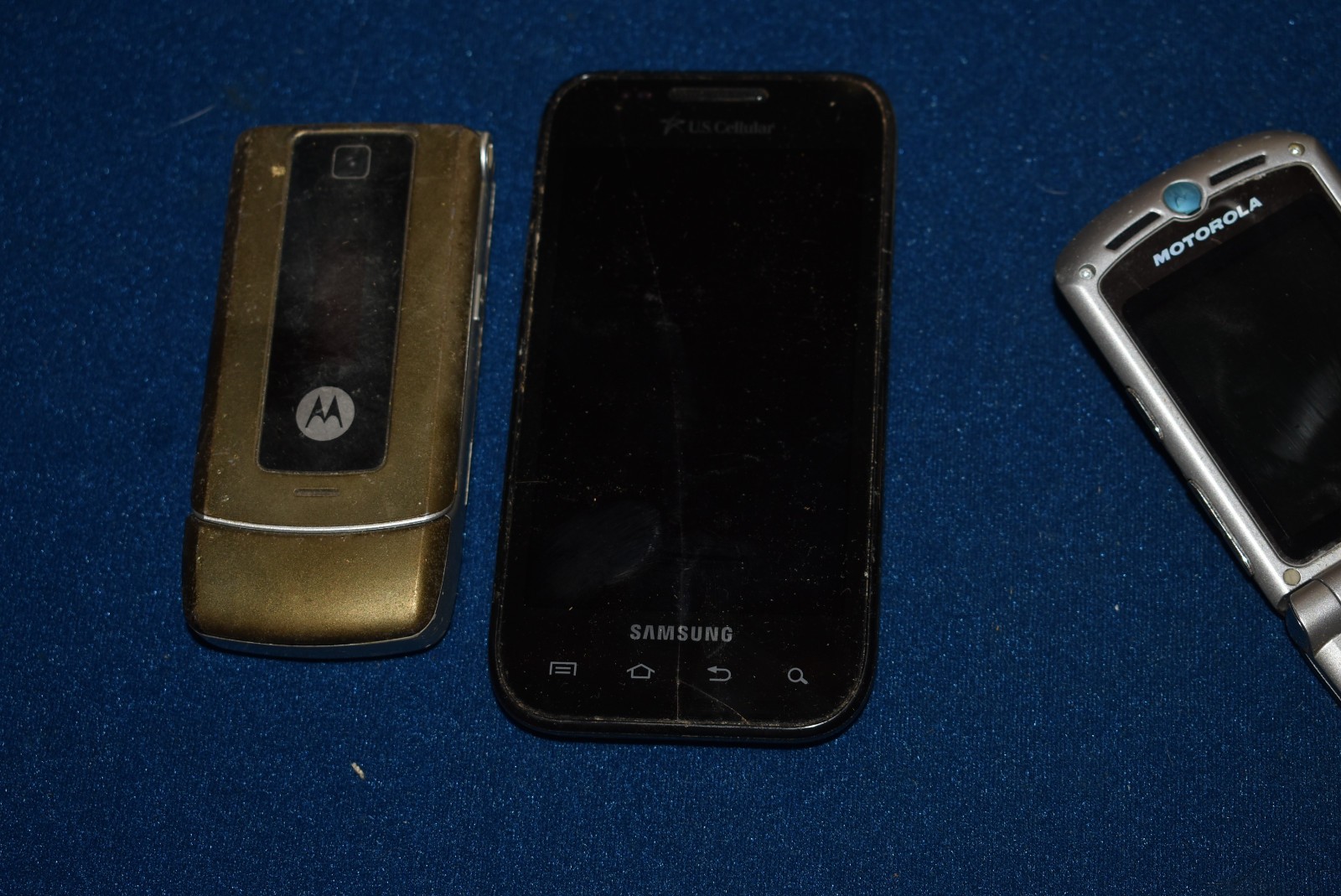 Lot 5 Cell Phones Motorola RZR Gray Flip Untested As Is Galaxy S SCP 4700