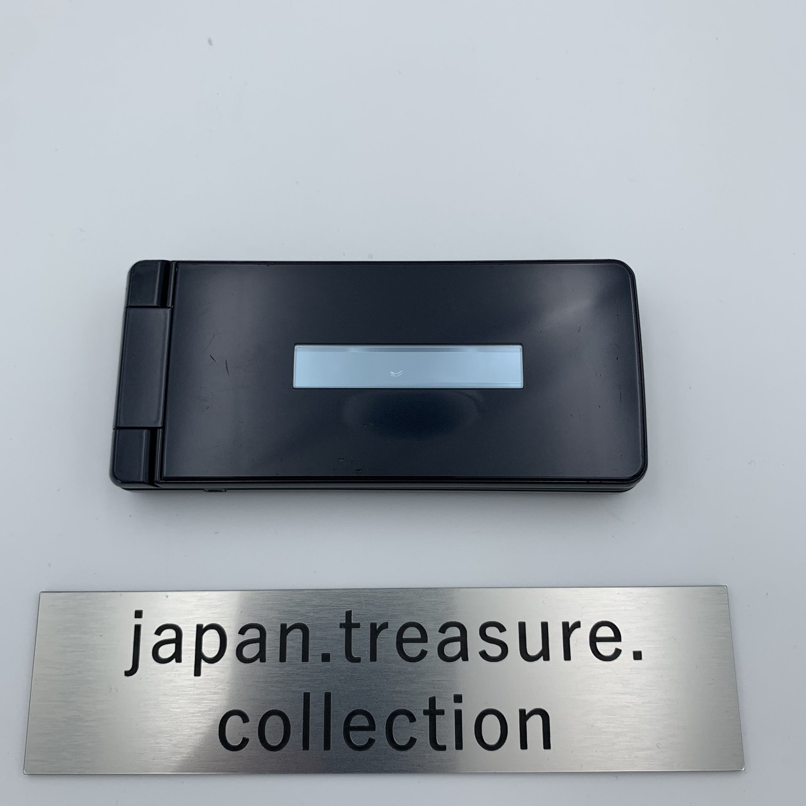 SHARP AQUOS KEITAI 4 A205SH Black 8GB 1GB RAM Unlocked Flip Phone 3.4 JAPAN