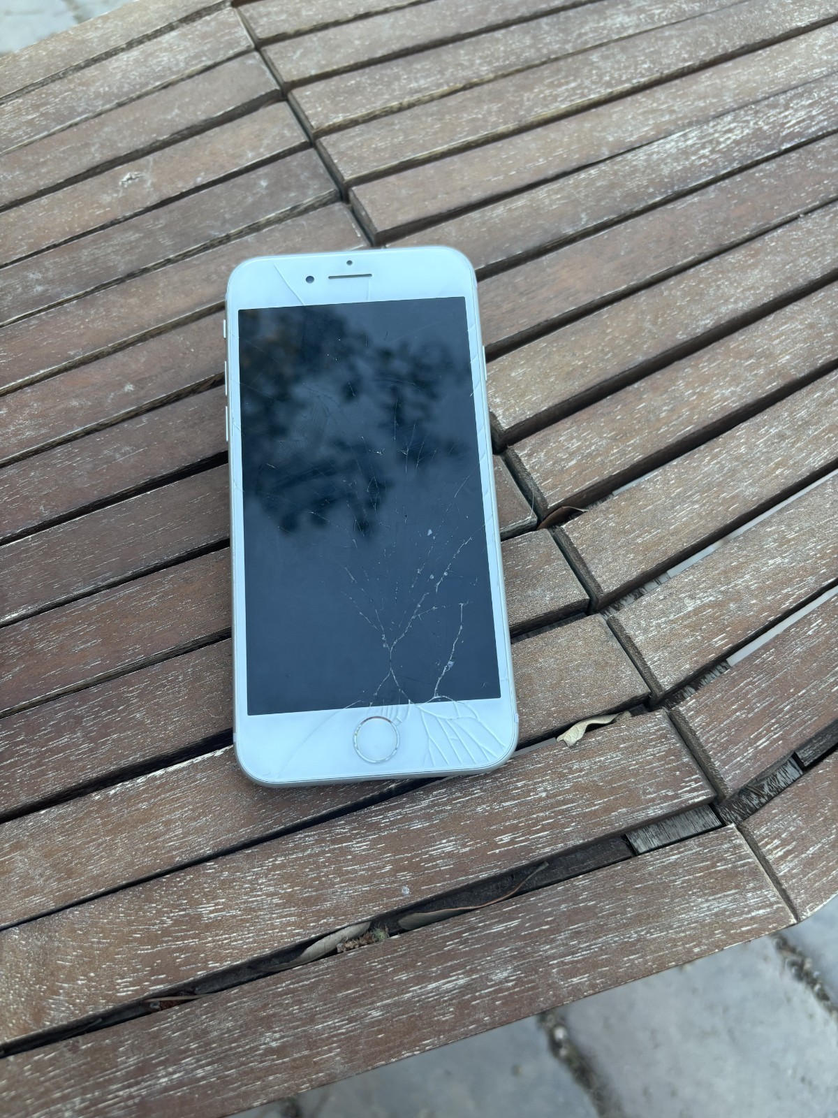 Apple iPhone 8 64GB White (AT&T) – Apple Smartphone – Good Condition