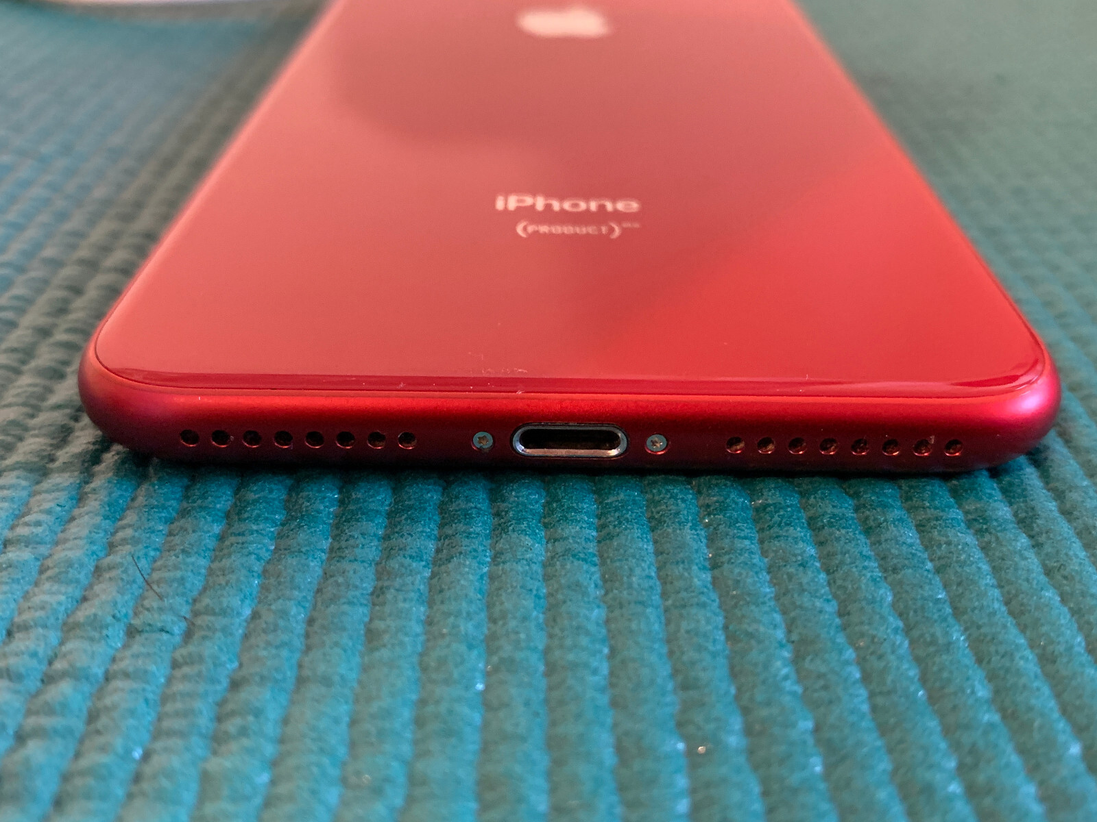 Apple iPhone 8 Plus – 64GB – Red unlocked A1897 (GSM)