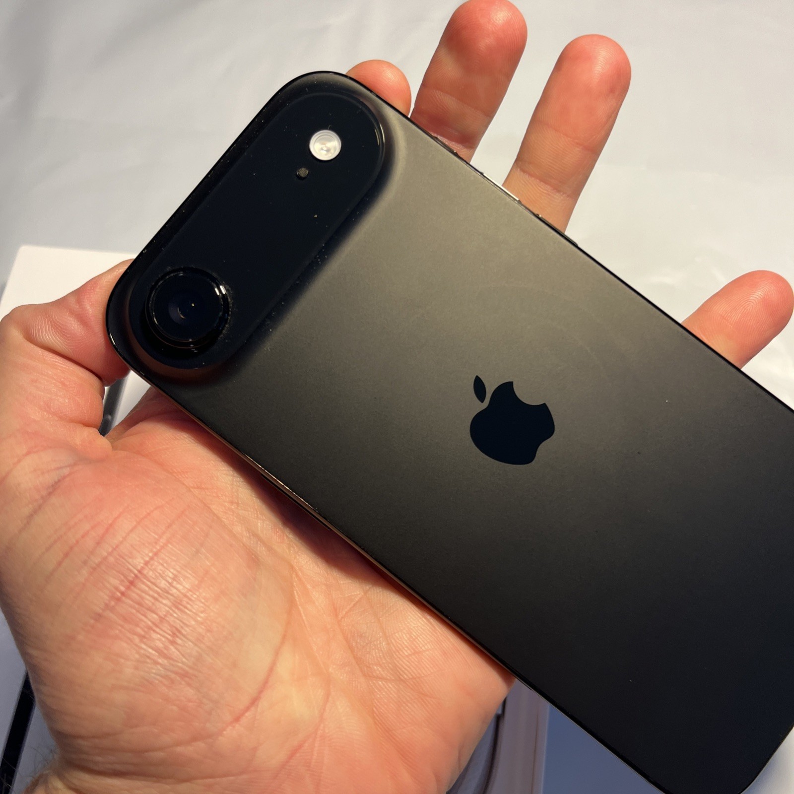 Apple iPhone 17 Air – 256GB (Unlocked) In Box – Amazing Condition (#T322)