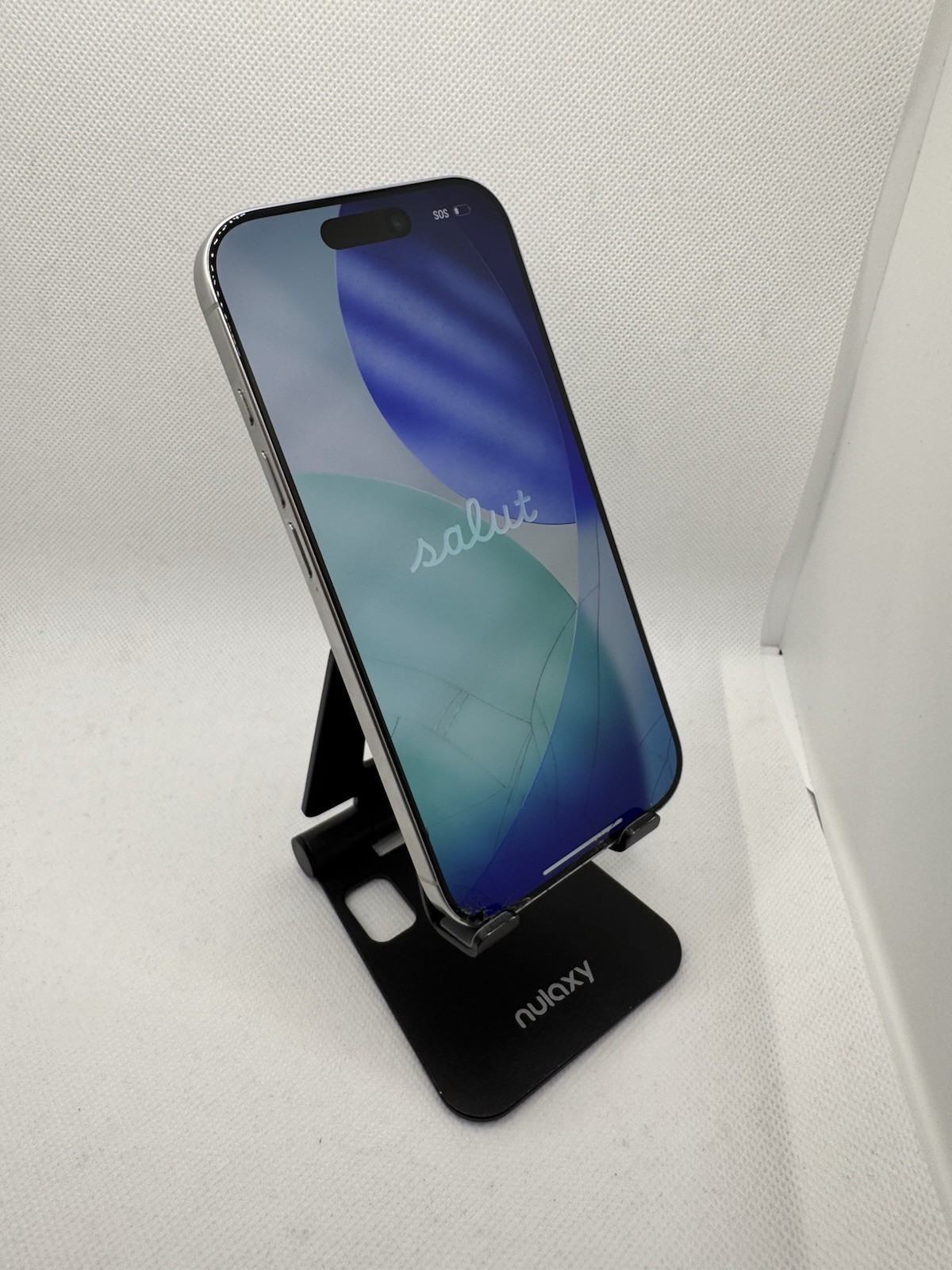Apple iPhone 16 Pro 128GB White Titanium (Unlocked) Cracked screen