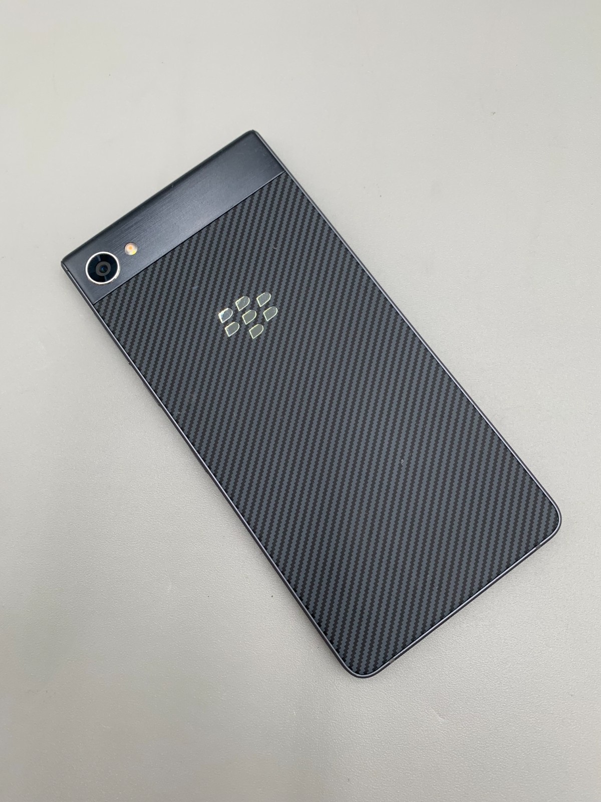 BlackBerry Motion Dual BBD100-2 32GB Android Unlocked Smartphone Black Fair