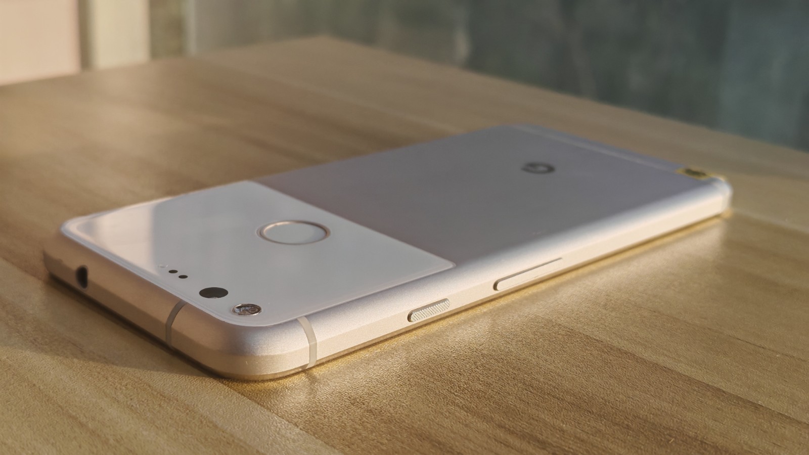 Google Pixel 1st Gen 2016 Unlocked – 32 GB/128 GB – Random Color Good Condition