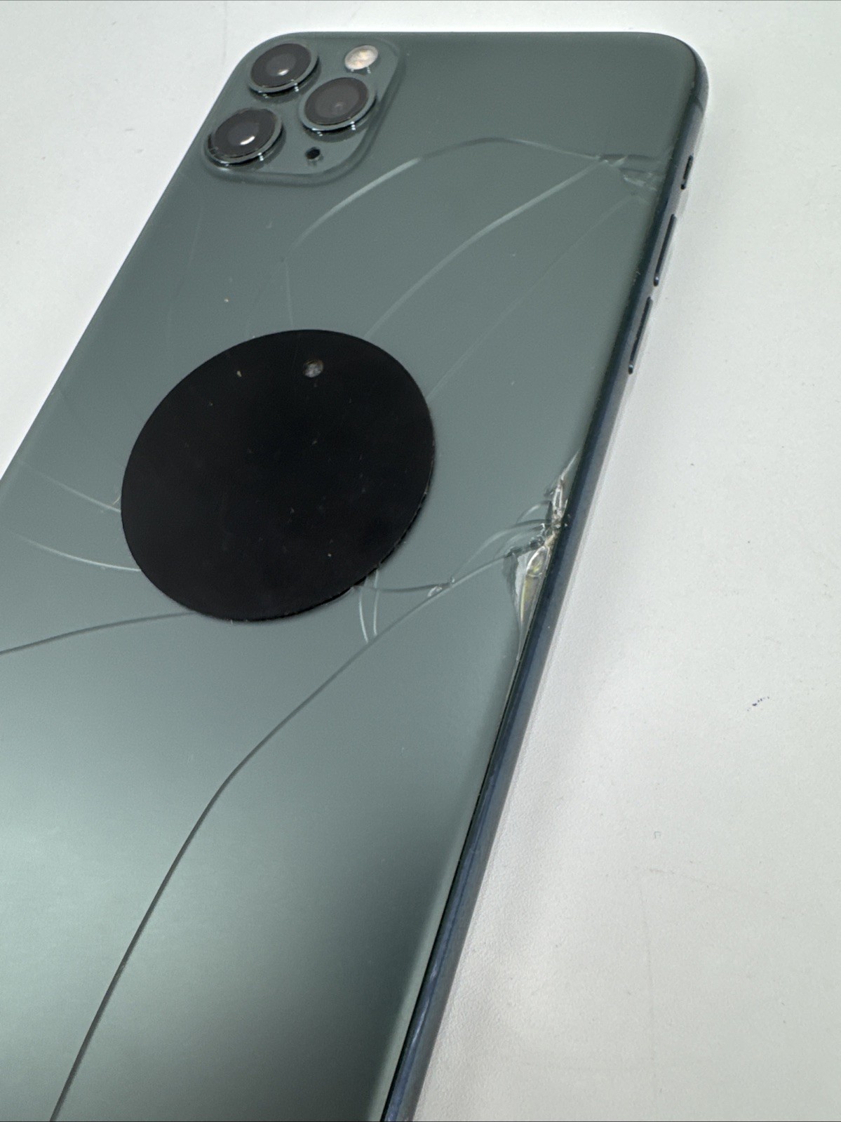 Apple iPhone 11 Pro – Unknown Storage. Cracked Back. UNTESTED FOR PARTS AS IS