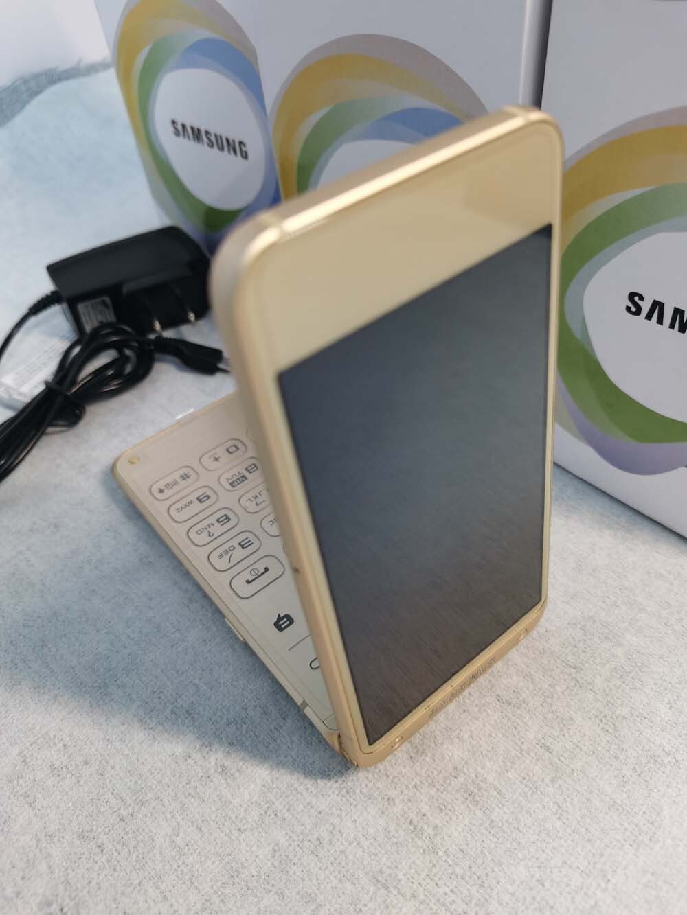 Unlocked Samsung SM-W2017 Android smart flip phone A++