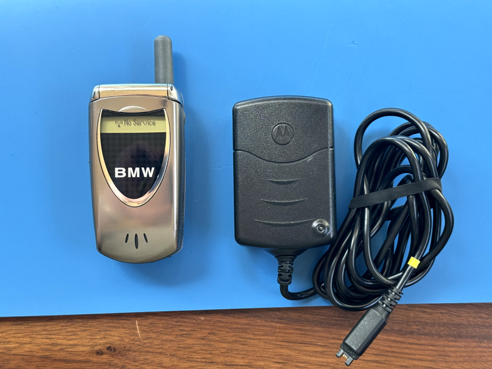 BMW Motorola V60s H/W 4.0 Flip Phone, CDMA Verizon, RARE, Tested, New Battery