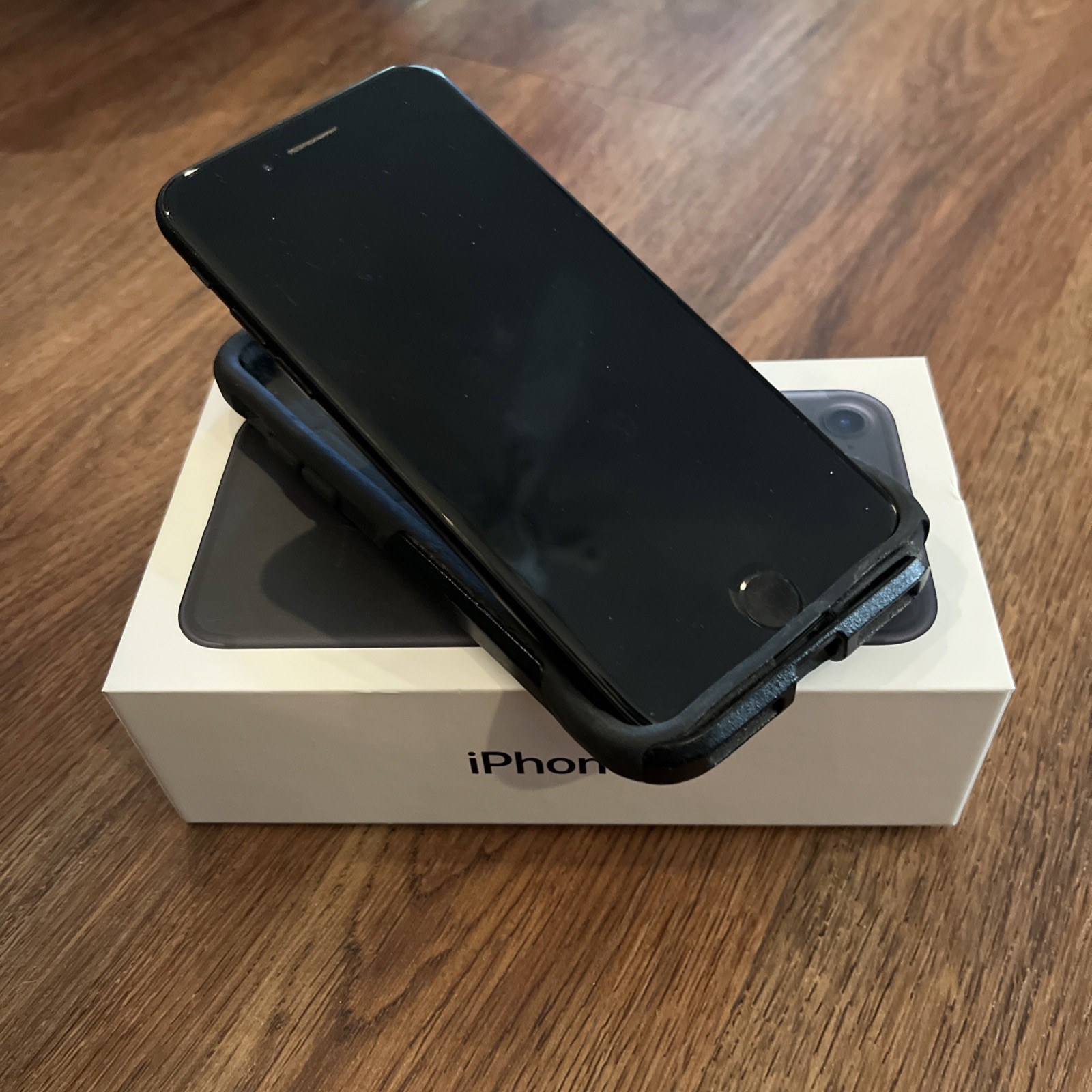 Apple iPhone 7 32GB Fact Unlocked MNAC2LL/A A1660 CDMA GSM Batt 81% iOS 15.8.4