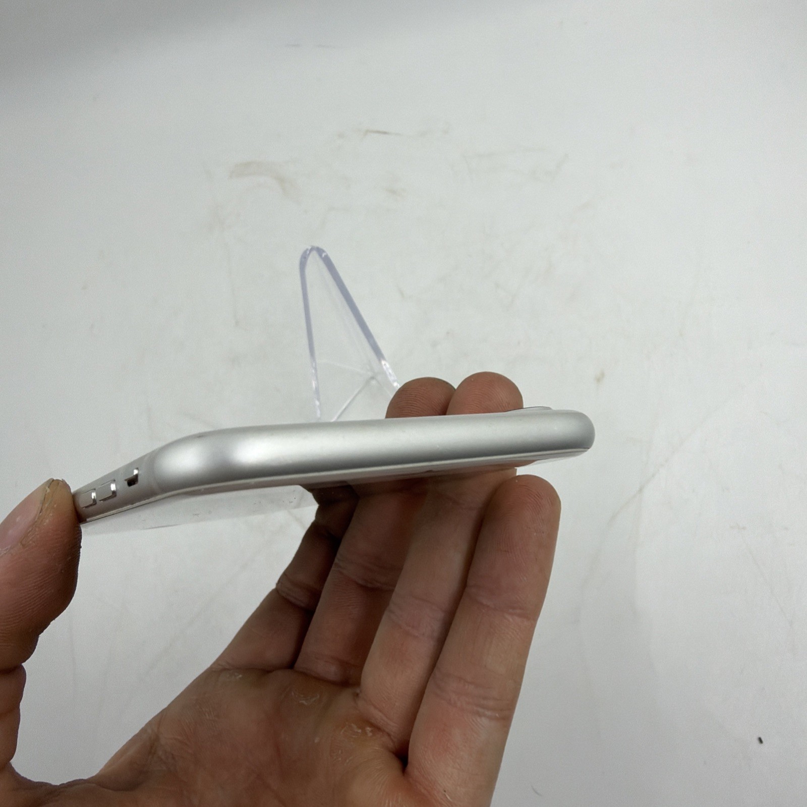 Apple iPhone 7 A1660 – 32GB – Silver – Unlocked – 87% BH – IOS 15.8.7