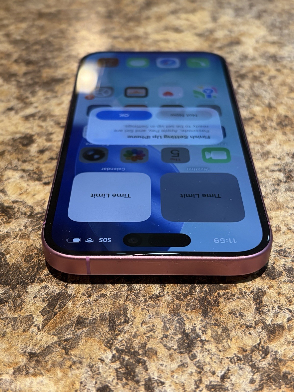 Apple iPhone Pink Smartphone Wi-Fi Bluetooth iOS Bar Style Wireless Mobile Phone