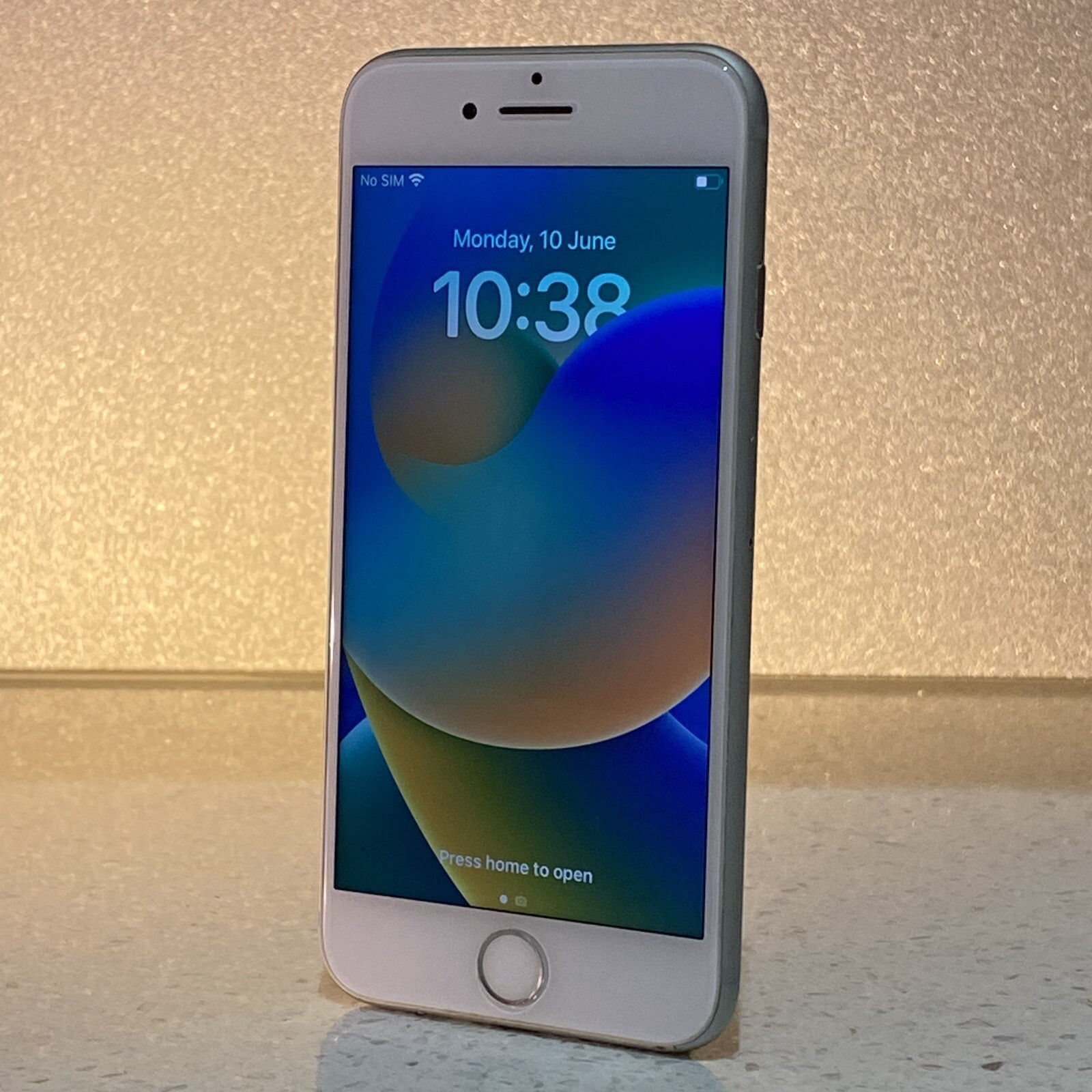Apple iPhone 8 – 256GB – Silver (Unlocked) A1863 (CDMA + GSM) #175 /DO