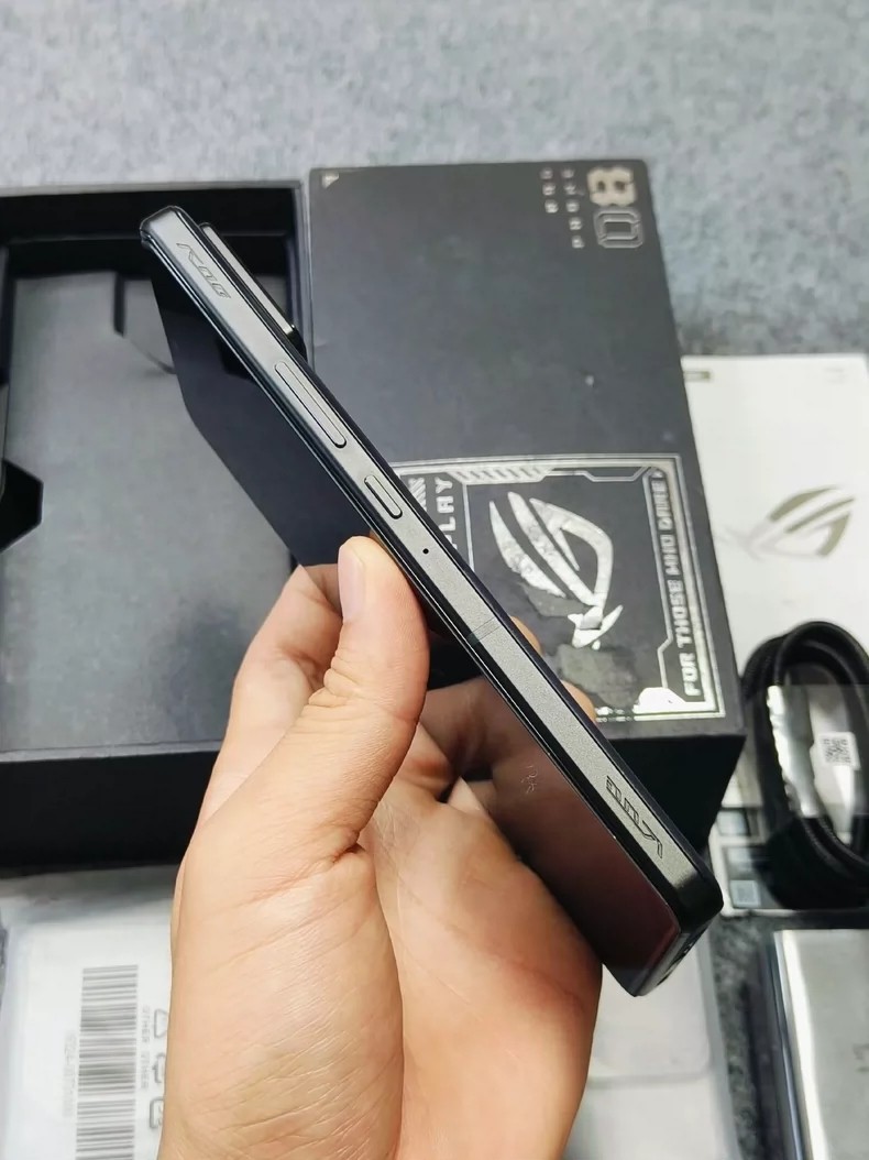 Asus ROG Phone 8 5G 6.78″ 50MP Android Google Play Global 12+256GB RAM