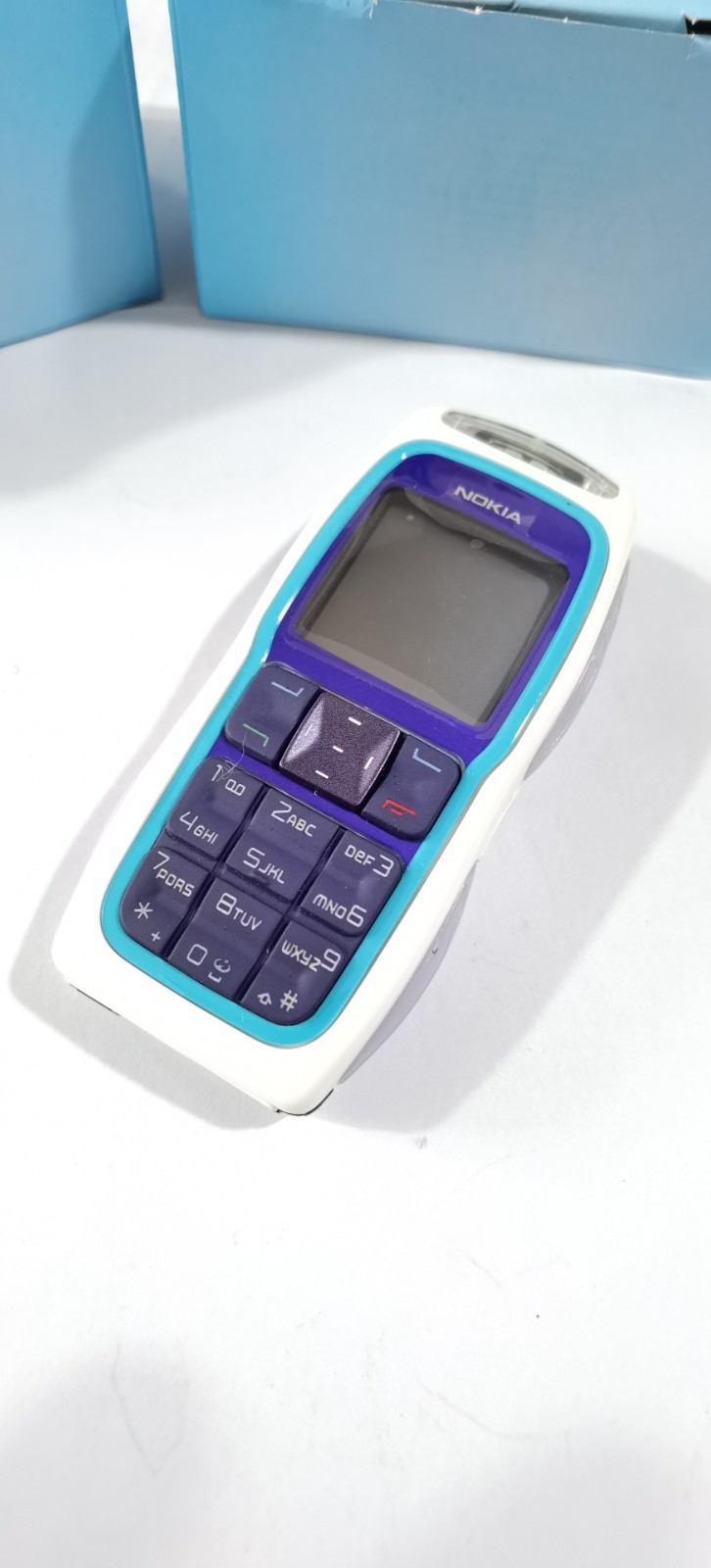 Nokia 3220 random color Unlocked GSM 850, 1800, 1900 Mobile Phone
