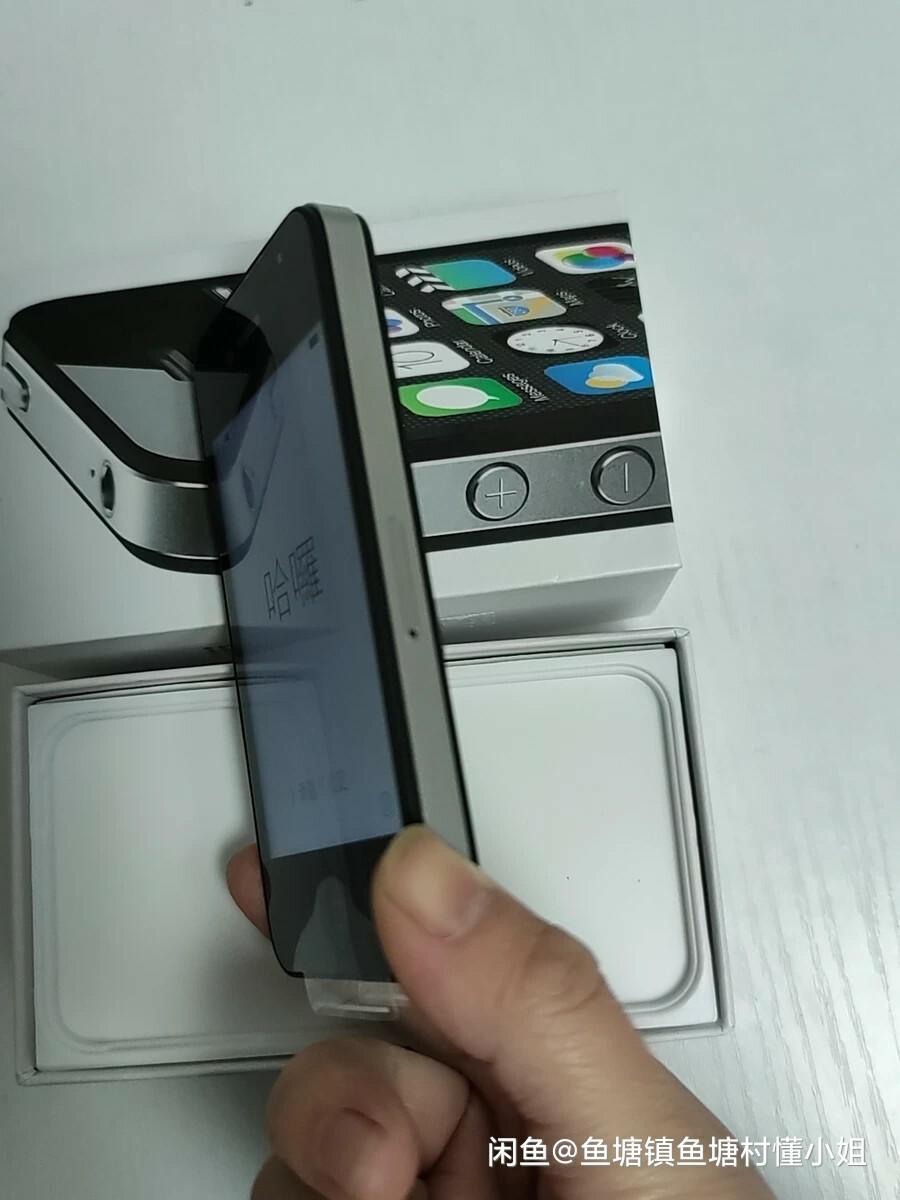 Original Apple iPhone 4 16GB Black white (Unlocked) A1332 (GSM) sealed IOS7