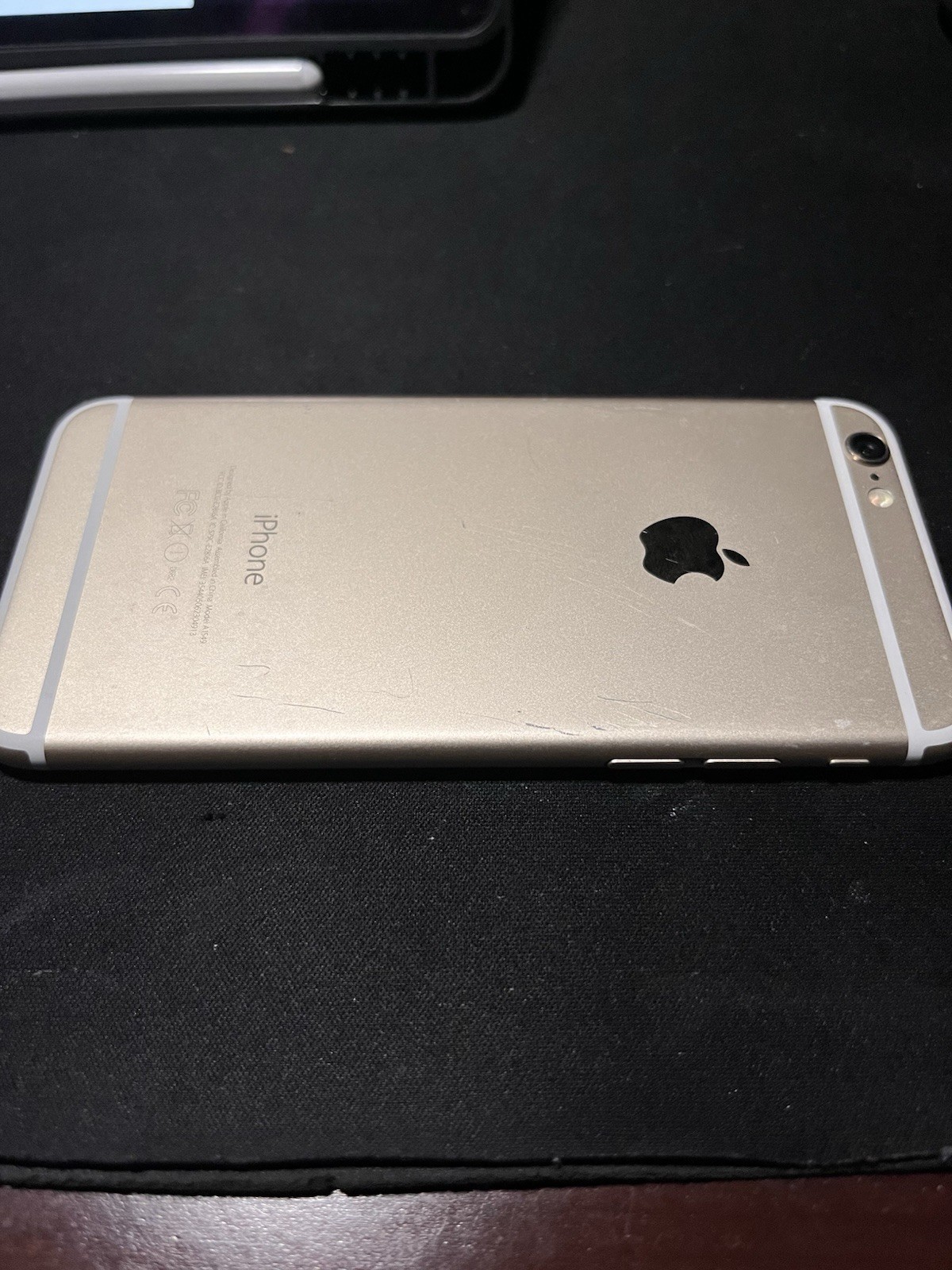 Apple iPhone 6 – 16GB – Gold (Unlocked) iOS – 4in Screen – 8MP Camera