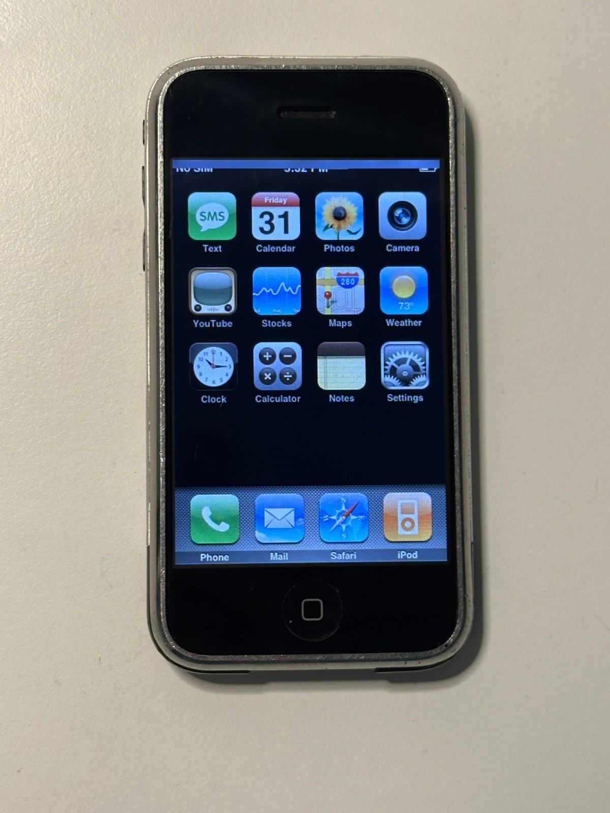 iOS 1.0 Apple iPhone 1st Generation – 4GB – Black A1203 (GSM) 2G