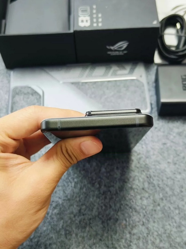 Asus ROG Phone 8 5G 6.78″ 50MP Android Google Play Global 12+256GB RAM