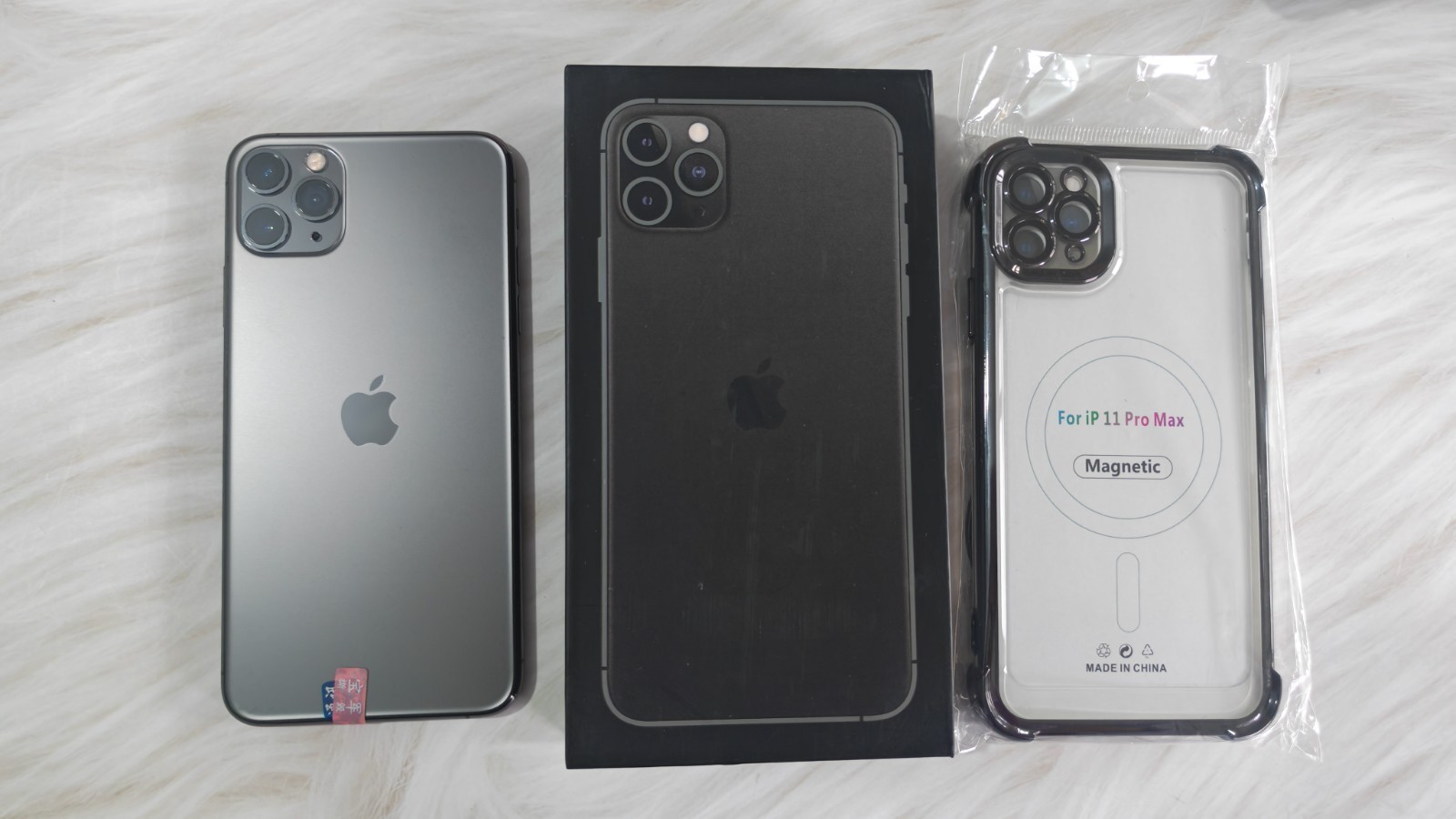 Apple iPhone 11 Pro Max Unlocked 64/256/512GB Random Color With Accessories Good