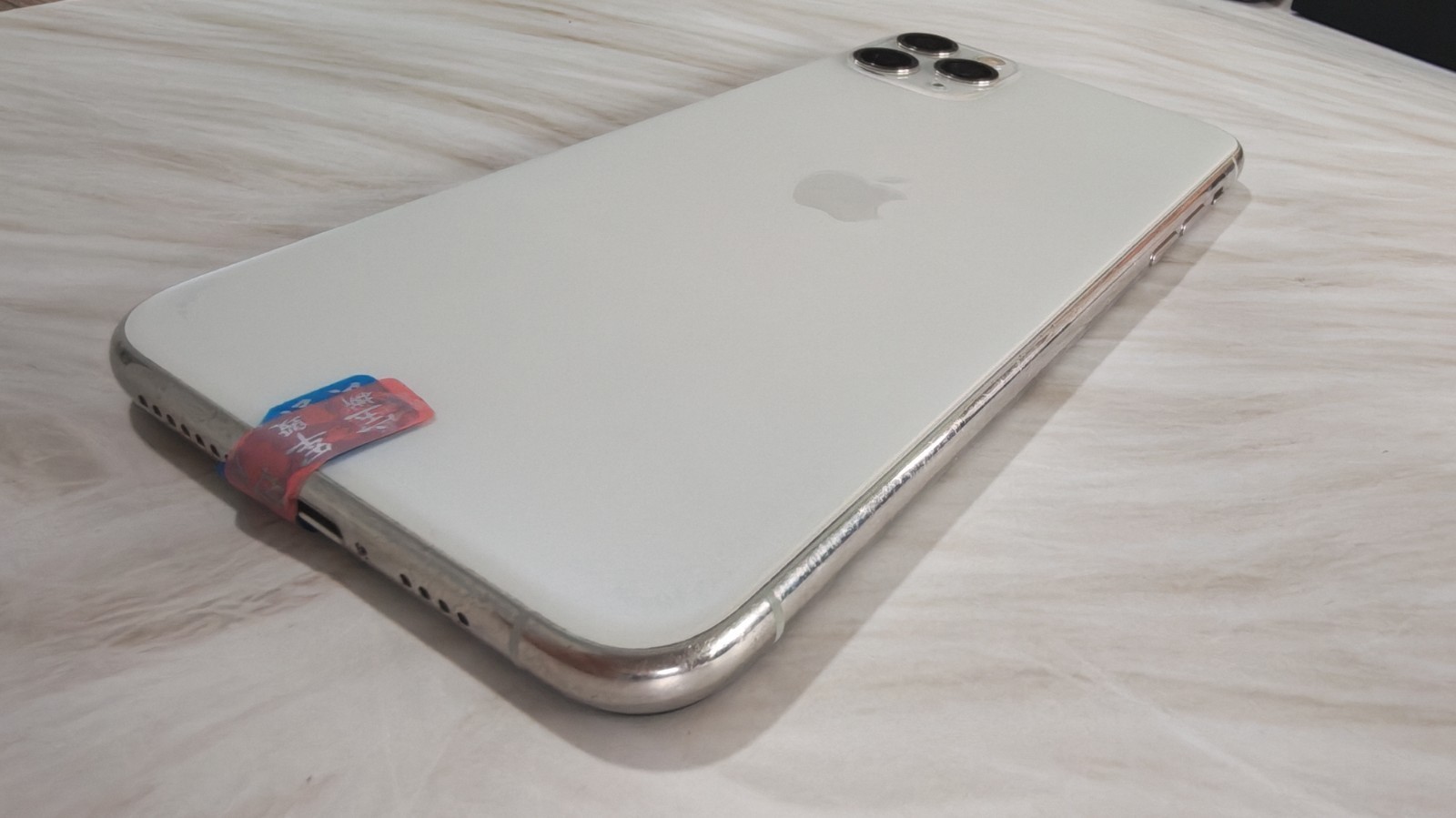 Apple iPhone 11 Pro Max Unlocked 64/256/512GB Random Color With Accessories Good