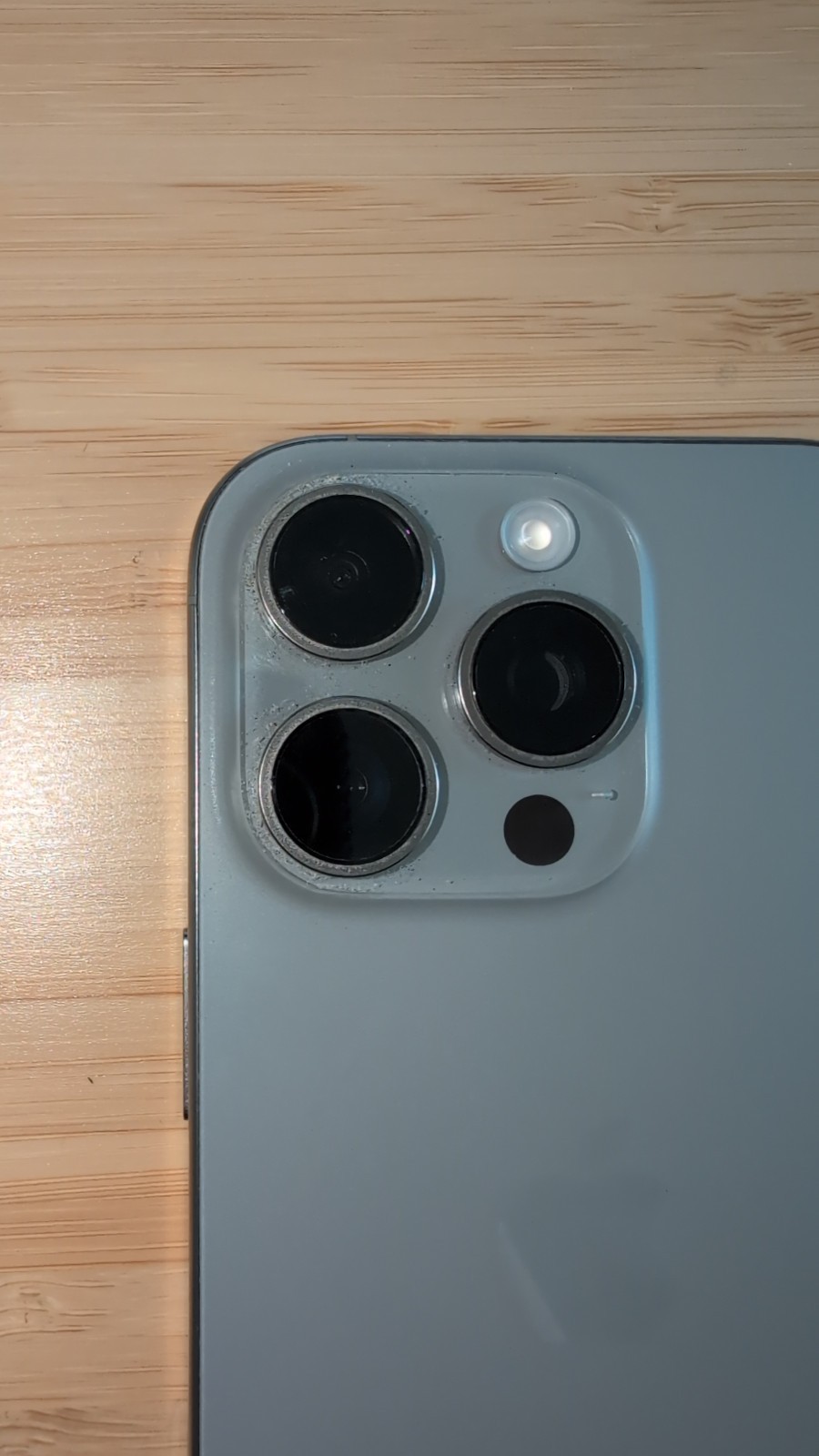 Apple iPhone 16 Pro – 256 GB – Natural Titanium (Unlocked)