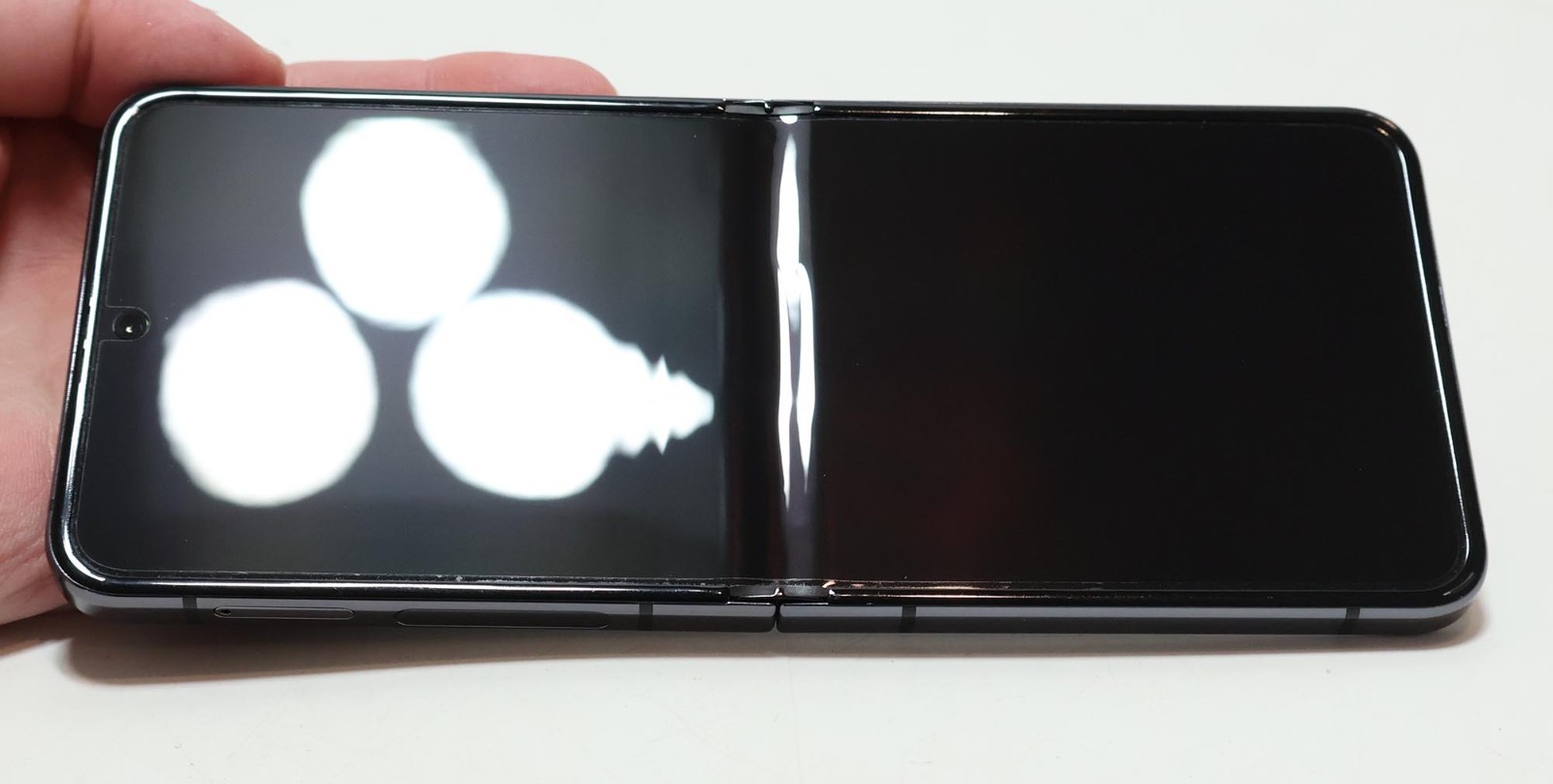 Samsung Galaxy Z Flip 5 5G 256GB (Unlocked) 6.7″ SM-F731U