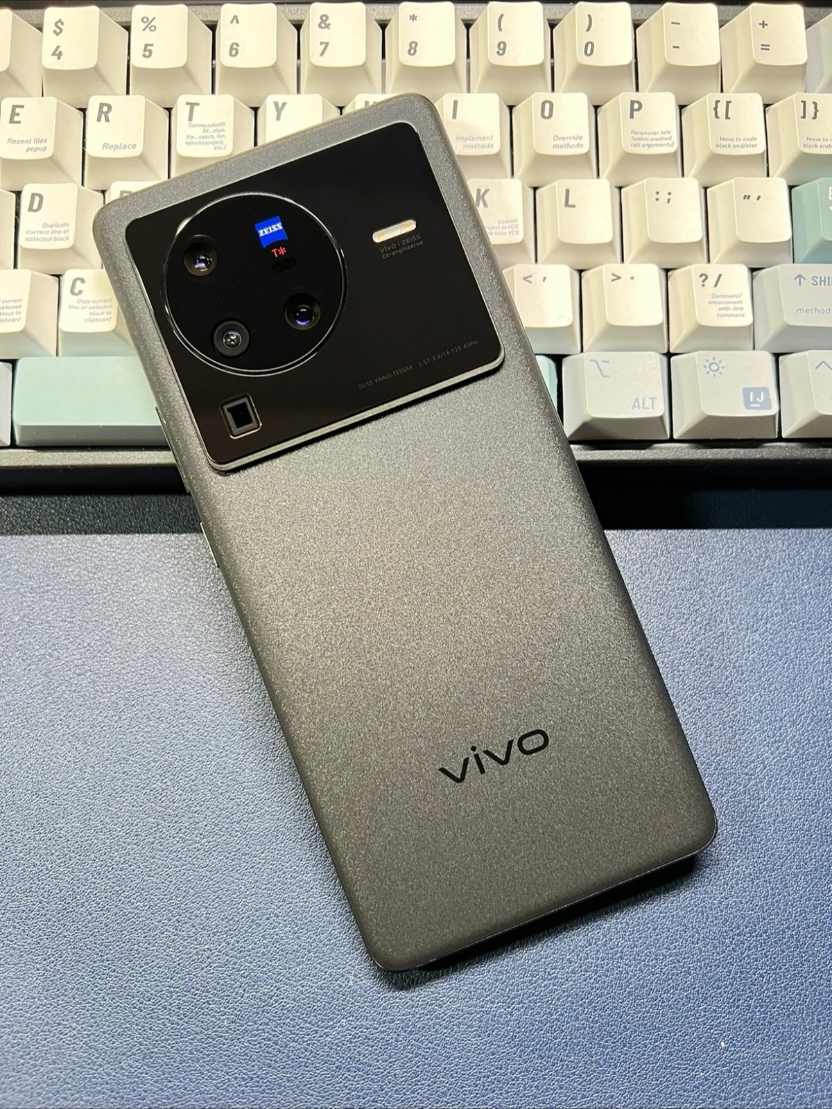 vivo X80 Pro 6.78″ 50MP 256GB 512GB Snapdragon 8 Gen 1 Android 12 CN version
