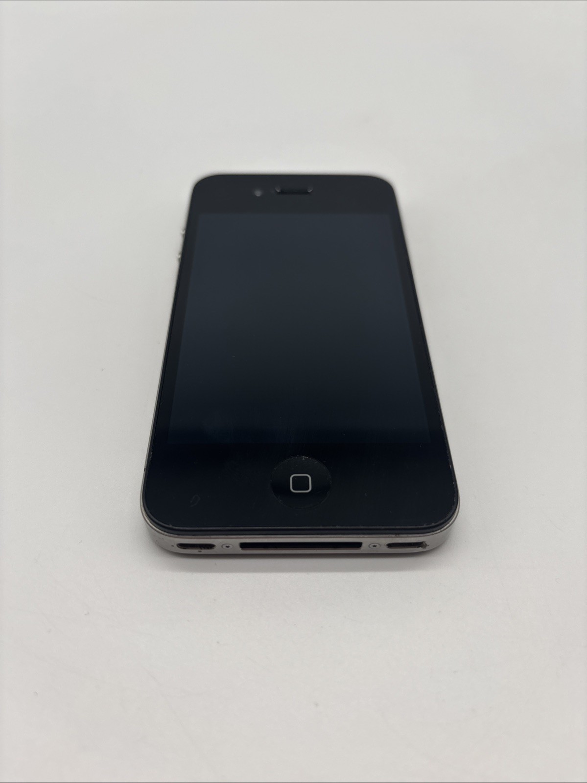 Apple iPhone 4 model A1332, 8GB, Black/Silver