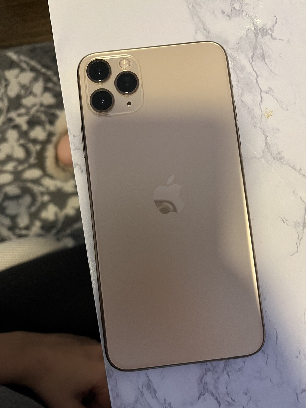 Apple iPhone 11 Pro Max – 64GB – Gold (Verizon) A2161 (CDMA + GSM)