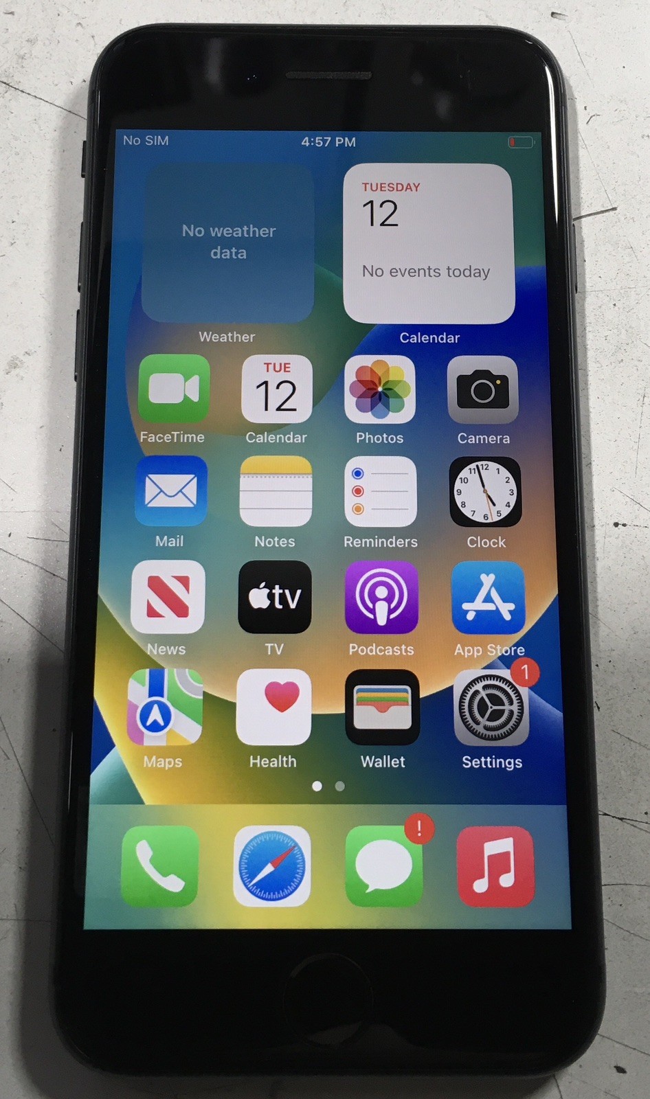 Apple iPhone 8 (A1863) – Space Gray – 64GB – Carrier: Verizon