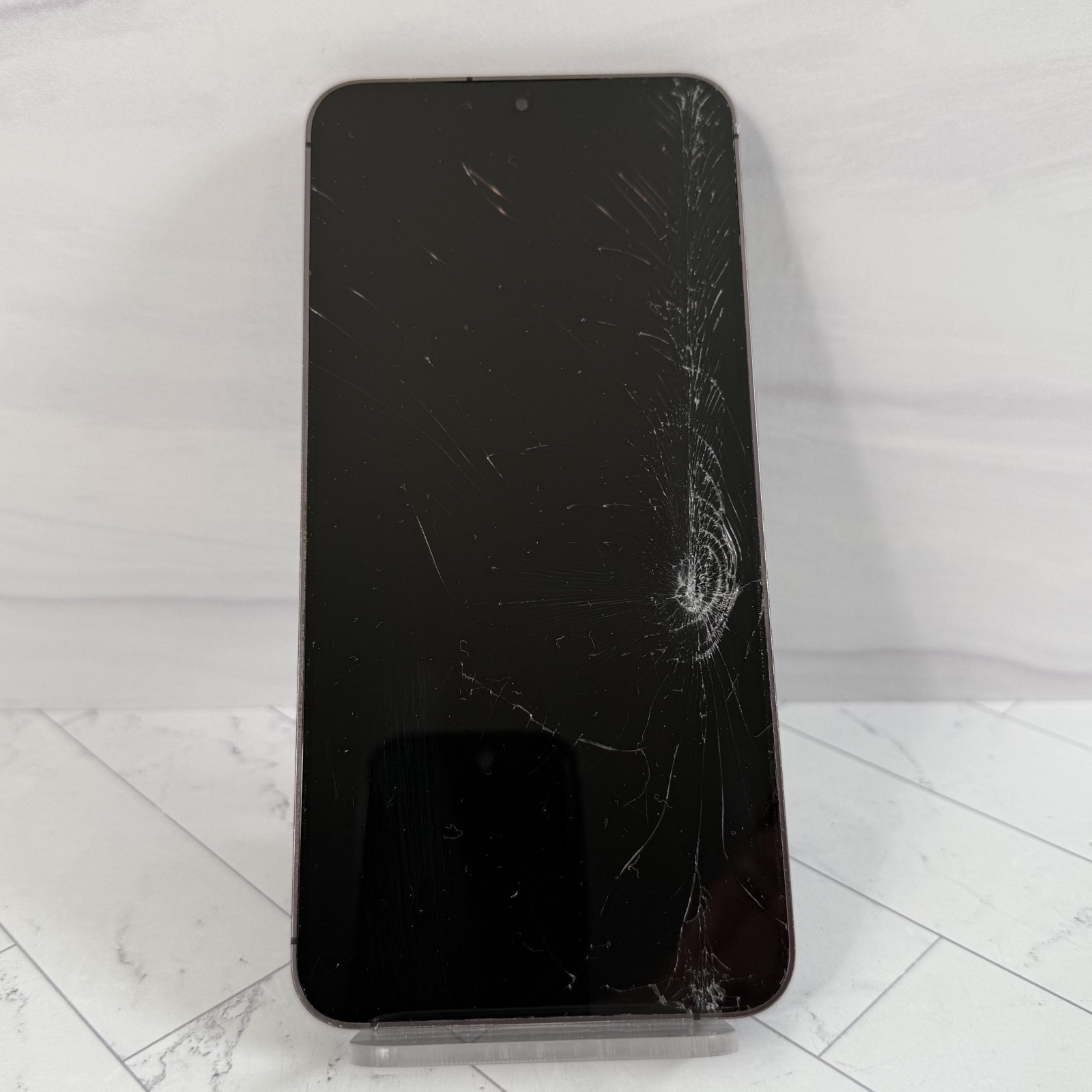 Samsung Galaxy S24+ Plus 256 GB Onyx Black Unlocked Cracked Screen LCD #H110