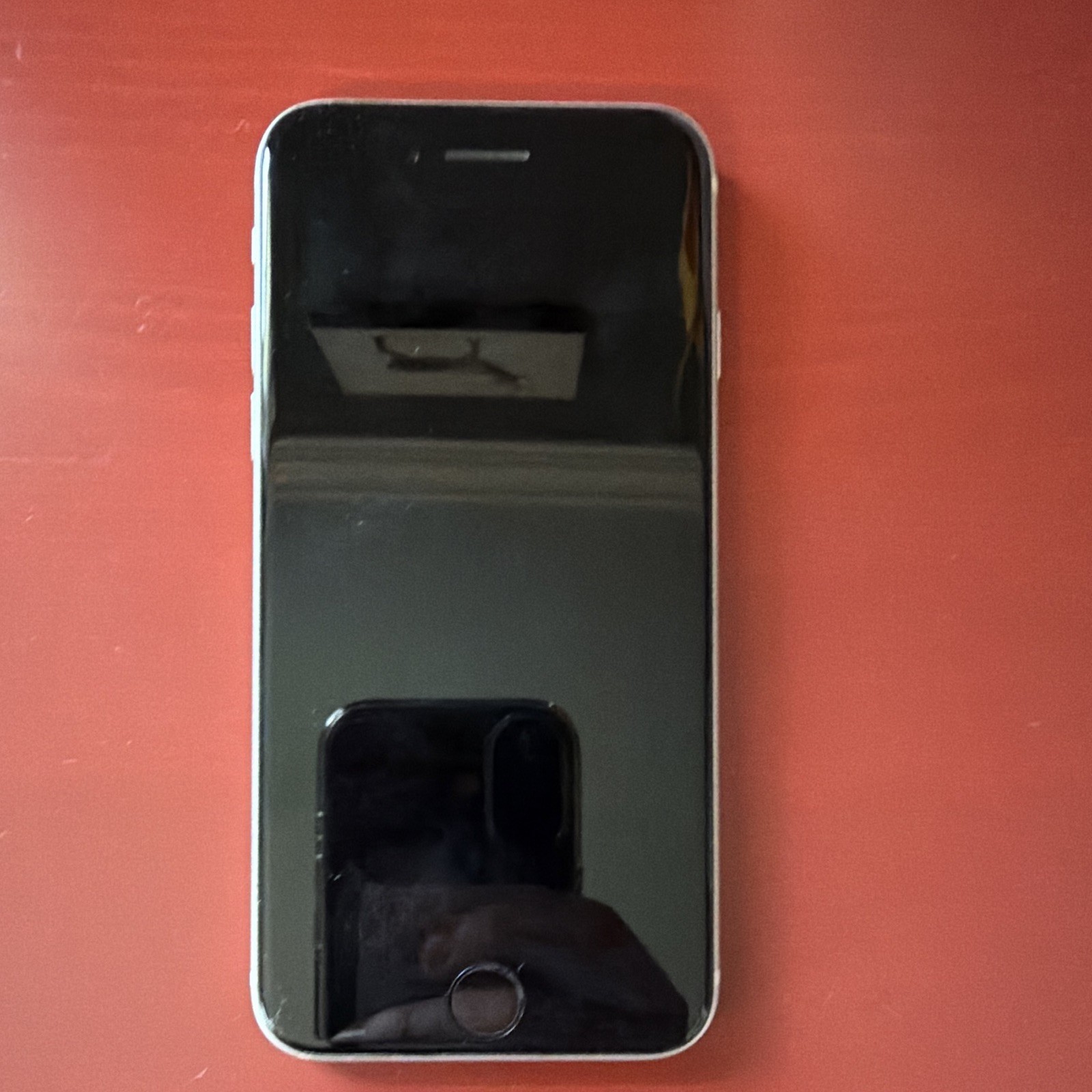 Apple iPhone SE (2nd Gen) 64GB White Unlocked iOS 4.7in 12MP