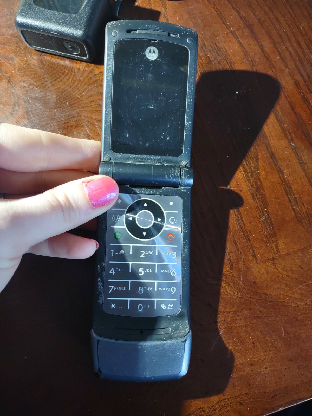 Motorola needs sim card turns on