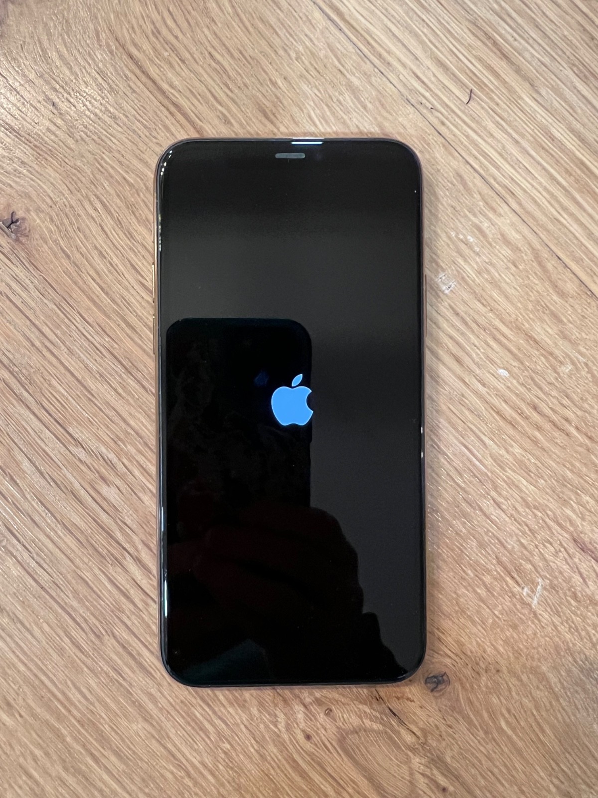 Apple iPhone 11 Pro – 256 GB – Gold (Verizon) one owner!