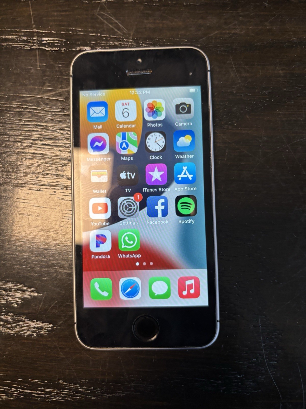 Apple iPhone 6s – 64 GB – Silver Boost Mobile