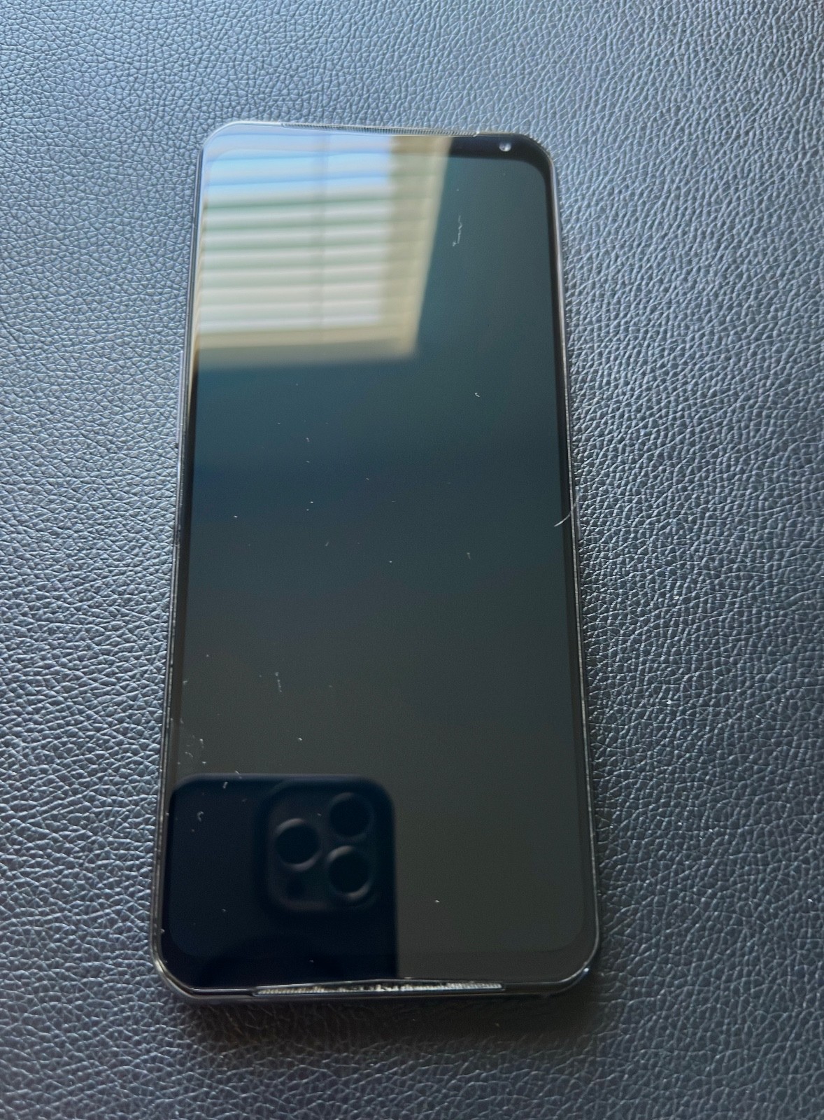 Lenovo Legion Y90 5G 6.92″ 640GB, 18GB Ram,64MP Working . Genuine Phone