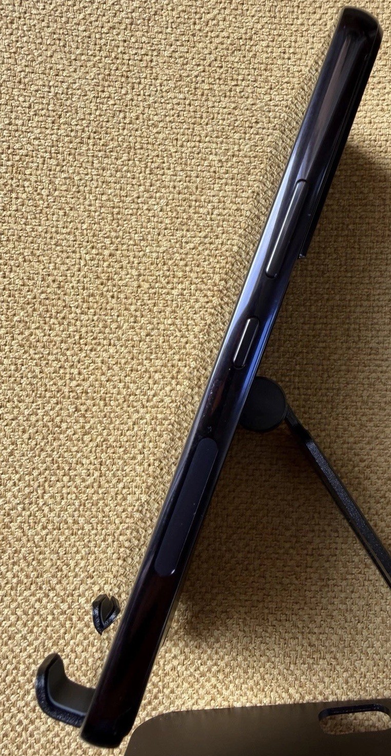 Samsung Galaxy S22 5G SM-S901U-Unlocked-Phantom Black 128GB -Excellent