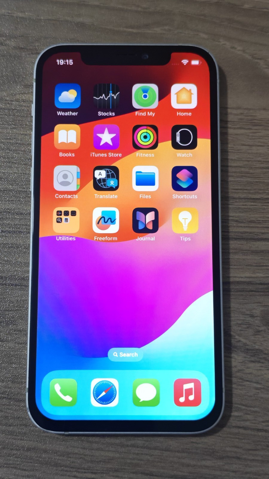 Apple iPhone 12 Unlocked 64/128/256GB Unlocked Random Color With Accessories