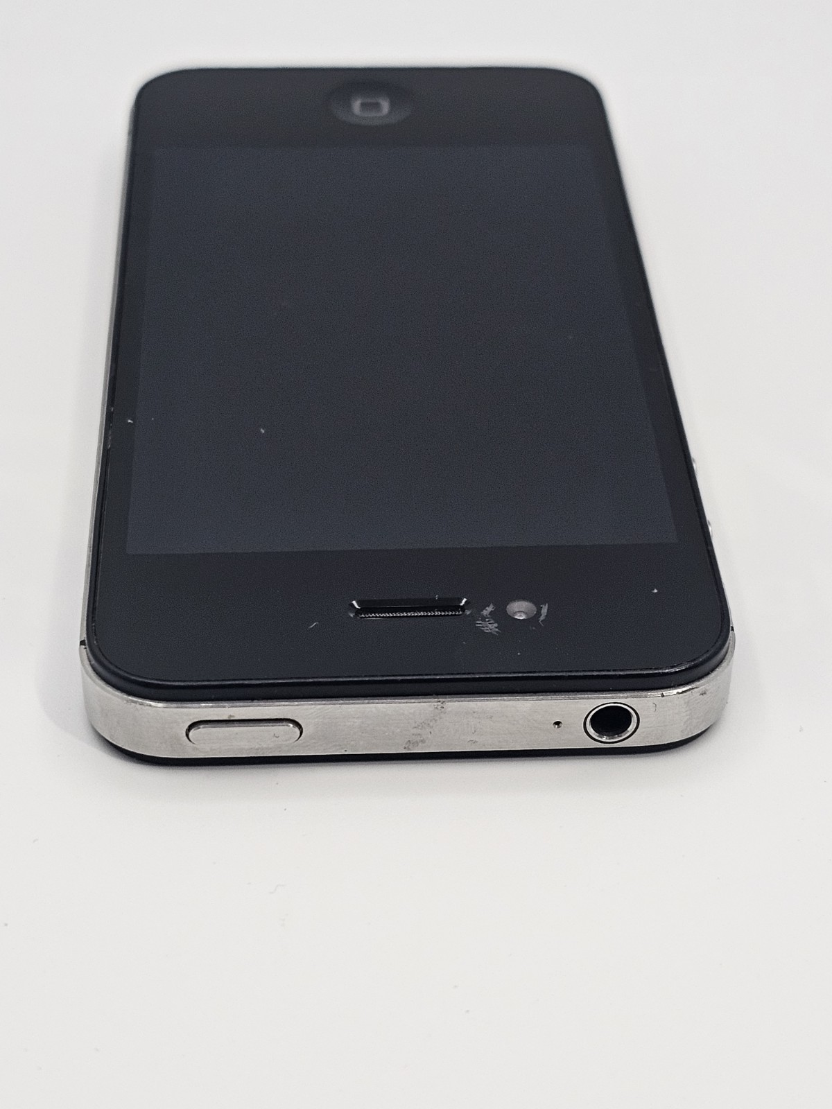 Apple iPhone 4s – 8GB – Black (Verizon) A1387 (CDMA + GSM)