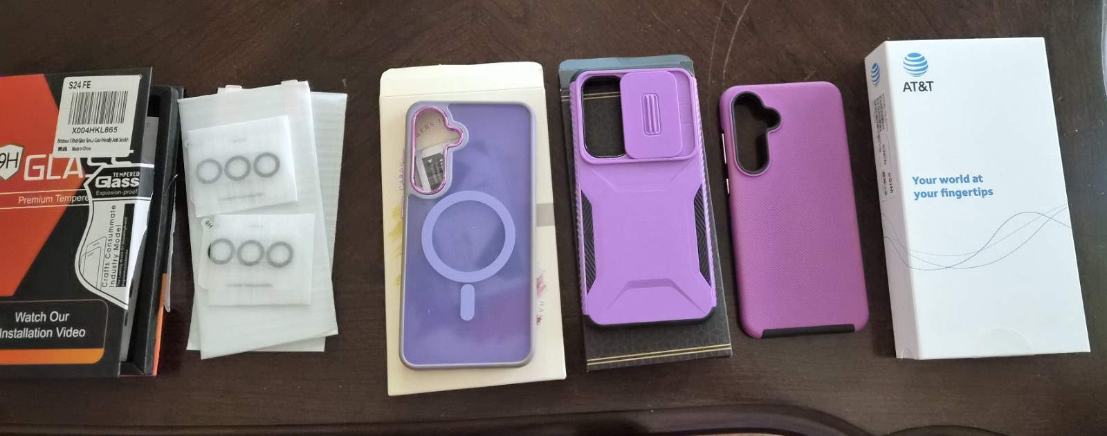 Samsung S24 FE Graphite, 128G, + Box, 3 Cases, Screen and Camera Covers – AT&T