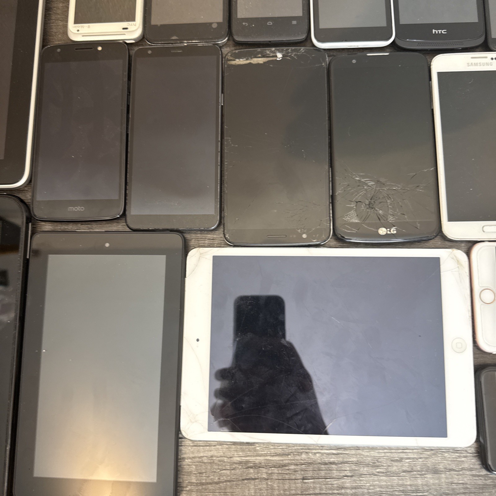 Large Lot of Mixed Smartphones & Tablets – Repair/Parts – Bulk Sale – As Is