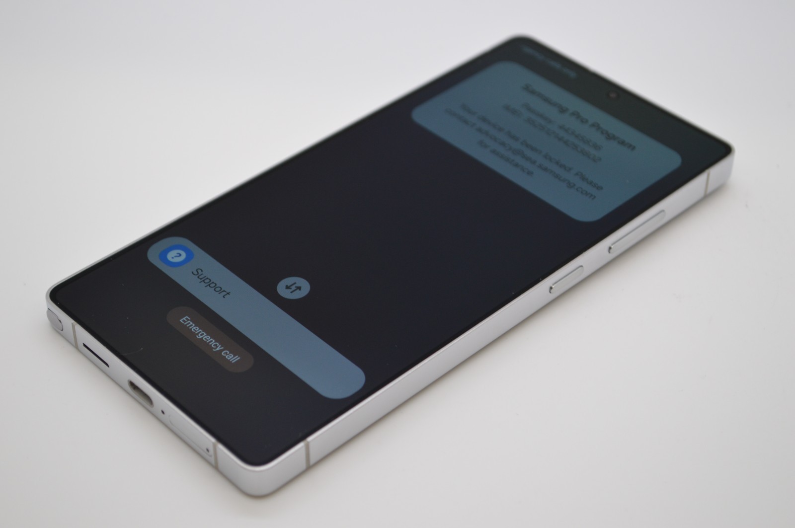 AS IS Samsung Galaxy S25 Ultra – 256 GB Silverblue (AT&T) FOR PARTS #B381