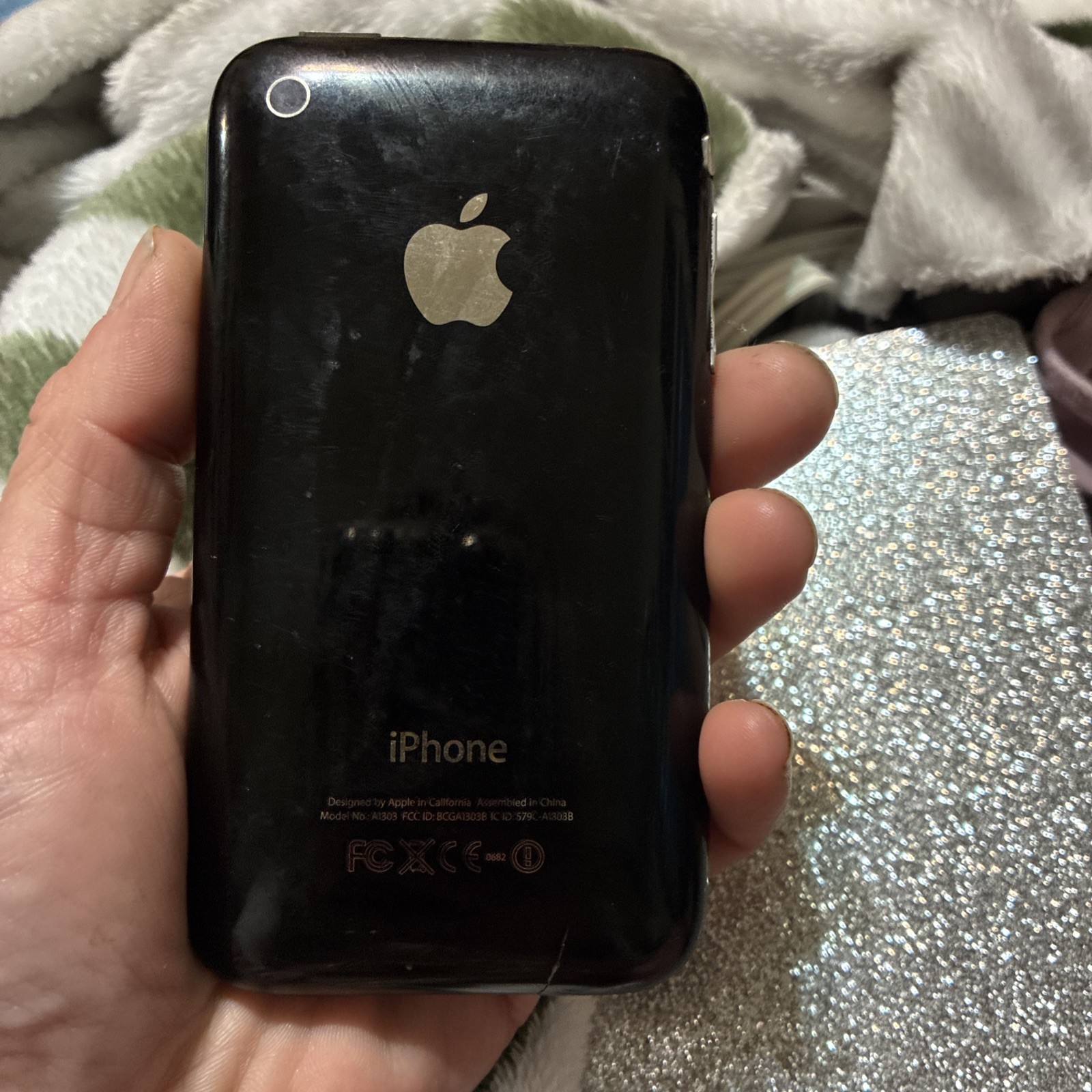 Apple iPhone 3GS – 8GB – Black