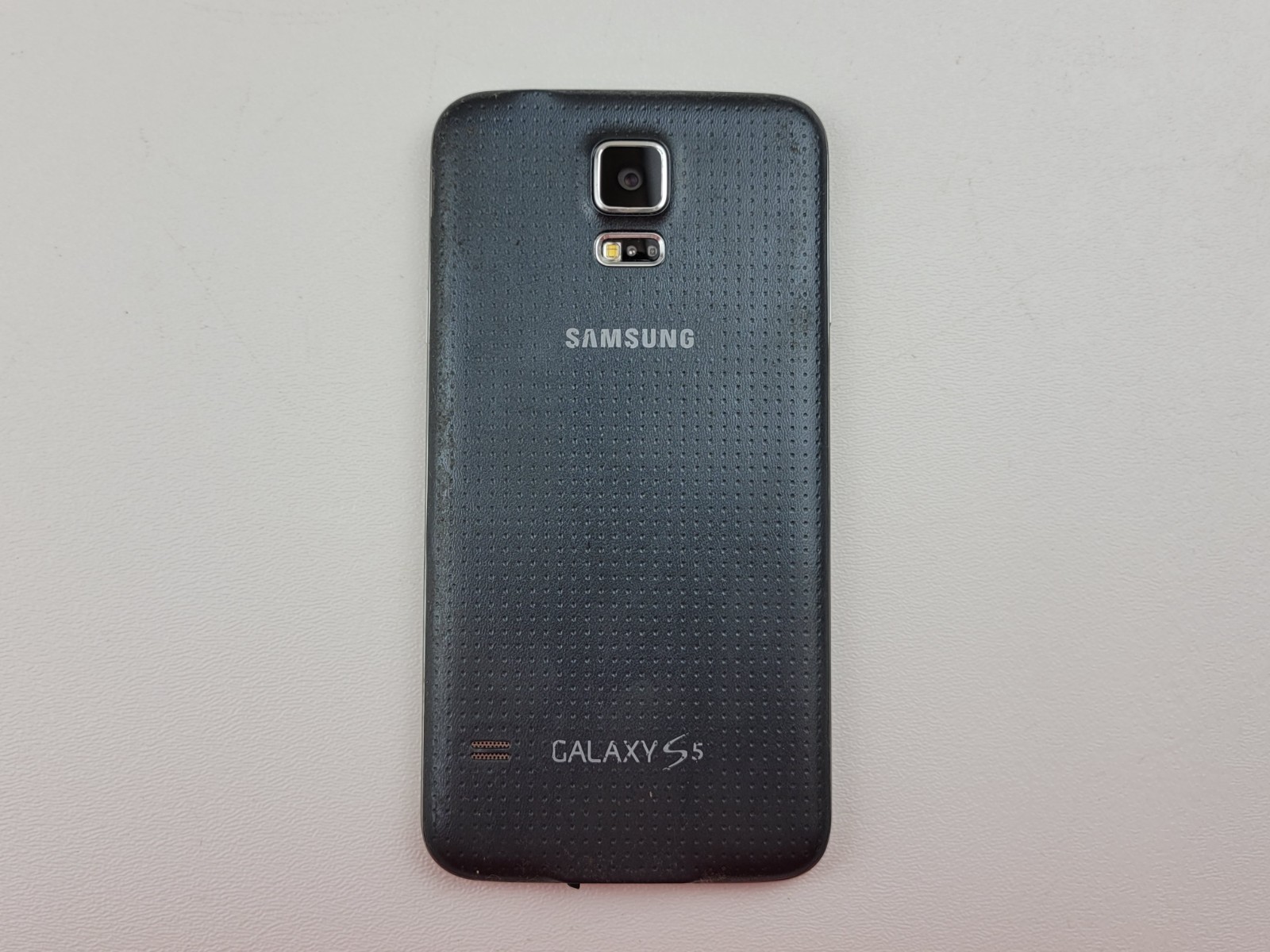 Samsung Galaxy S5 (SM-G900A) 16GB – Black (AT&T) Smartphone – Clean IMEI – H3791