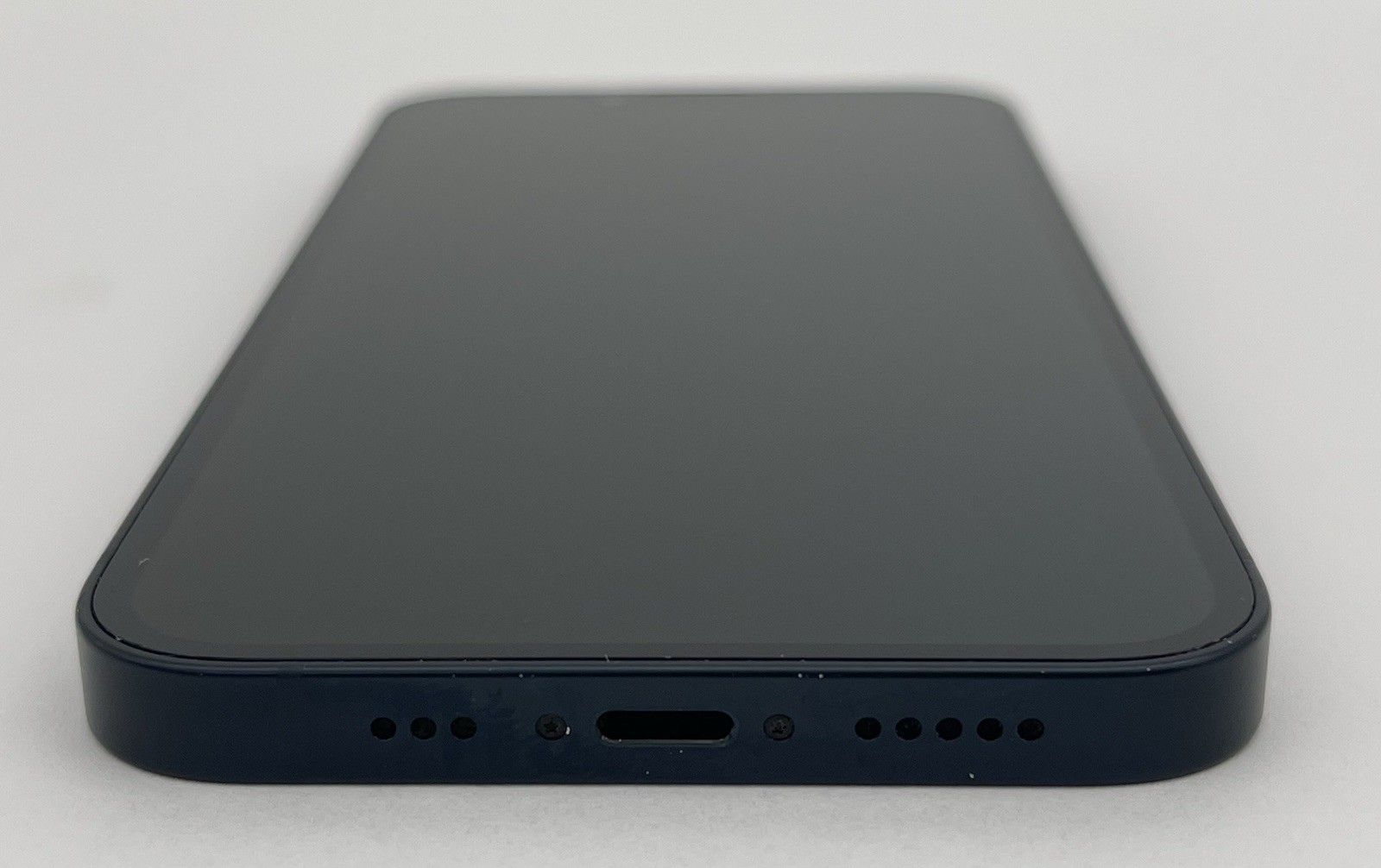 Apple iPhone 13 A2482 MLML3LL/A 6.1″ Midnight 128GB TracFone/StraightTalk Locked