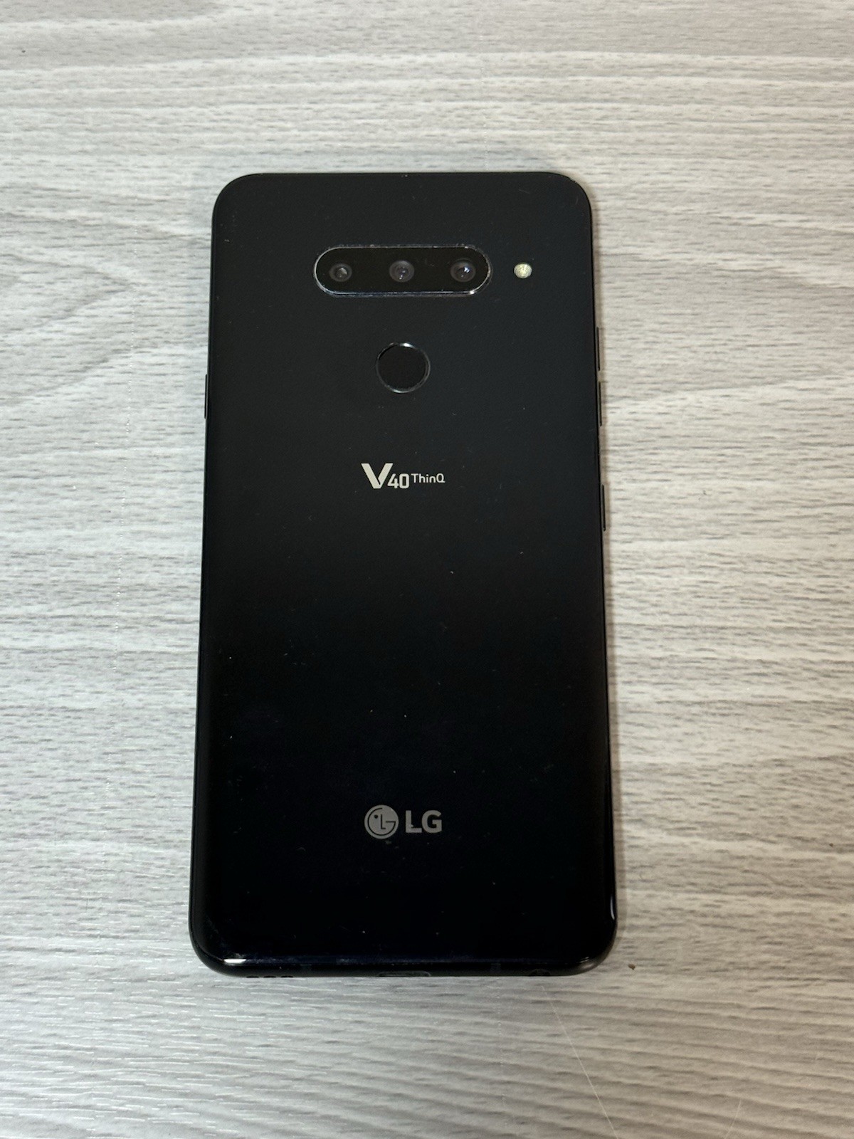 LG V40 ThinQ 64GB Black – Unlocked Verizon Sprint – Works Great