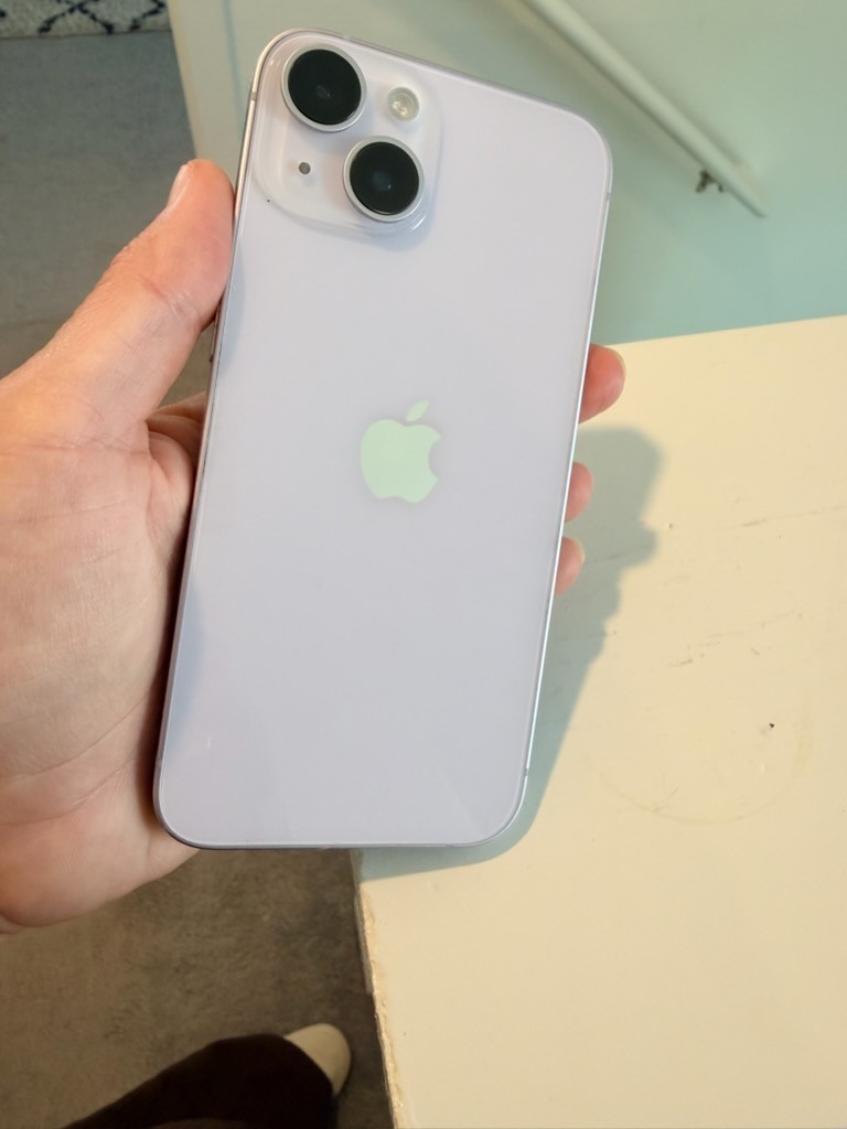Apple iPhone 14 Purple 12MP iOS Smartphone 6.1″ Screen Bluetooth Wi-Fi NFC