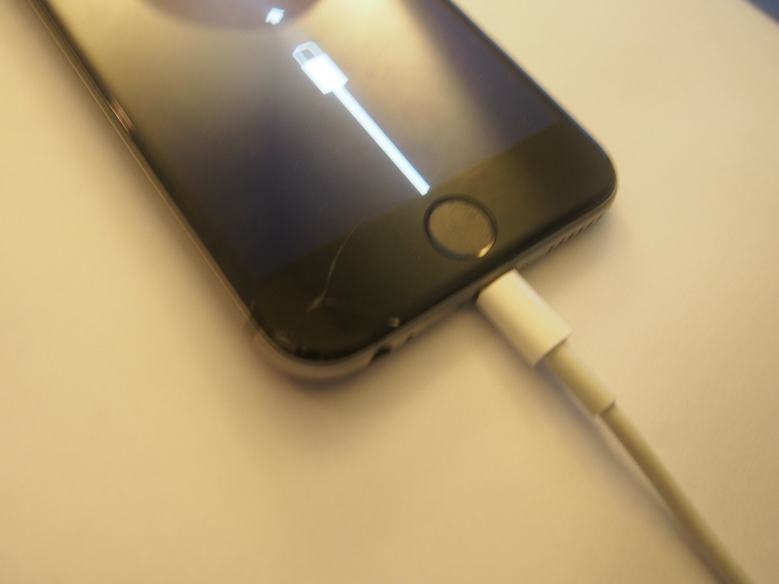 Apple iPhone 6 – 16GB – Space Gray (Unlocked) A1549 (CDMA GSM) as is not work