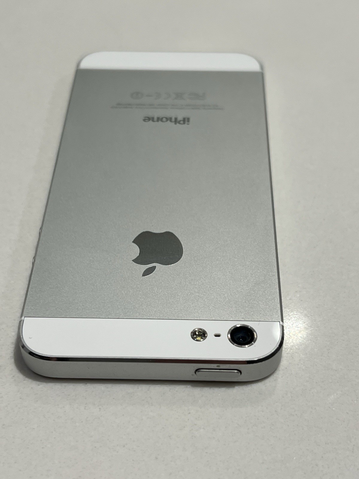 iPhone 5 16GB White Unlock A1429 16gig Storage MN8K2LL/A