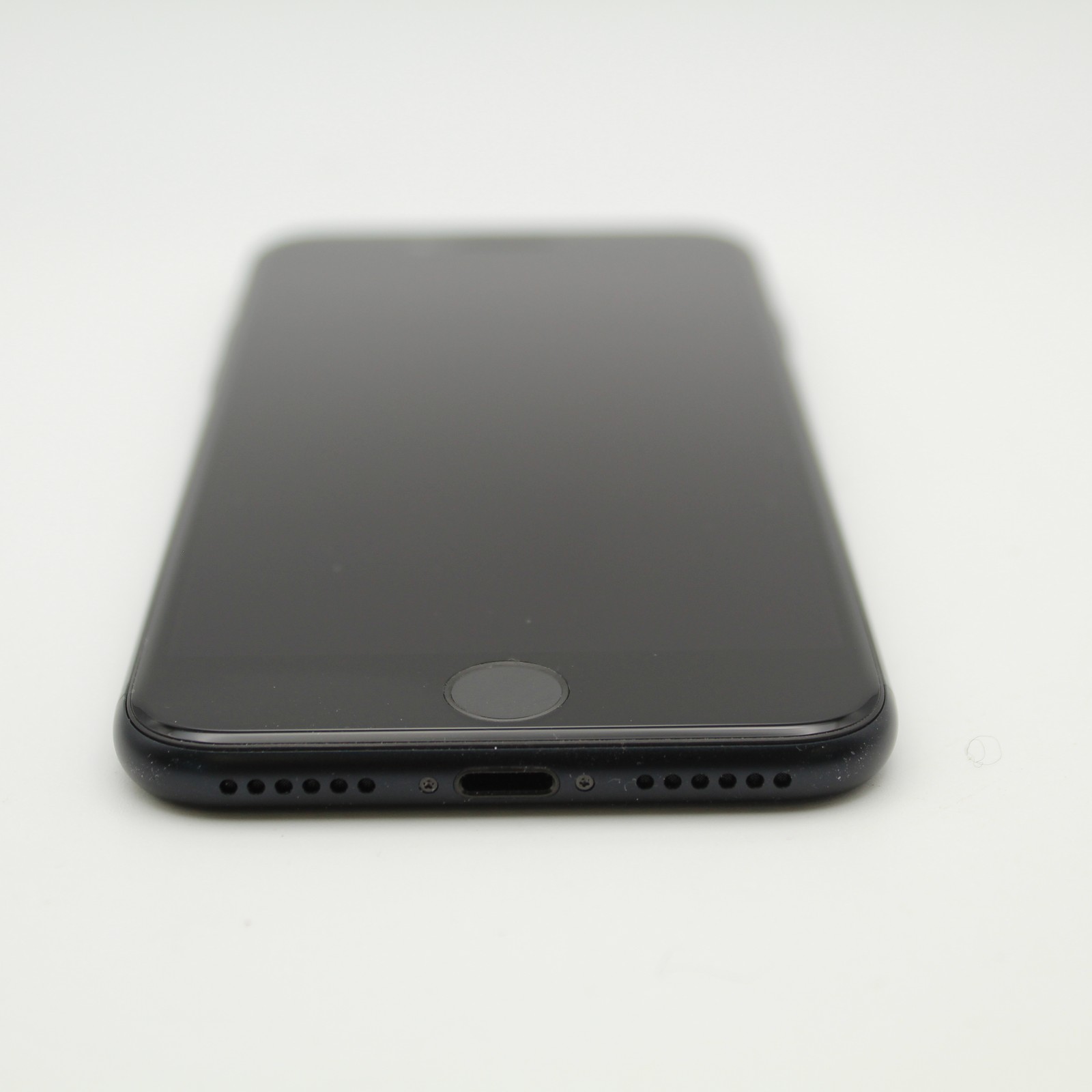 Apple iPhone SE (3rd Generation) A2595 64GB Good Condition | Black | UNLOCKED